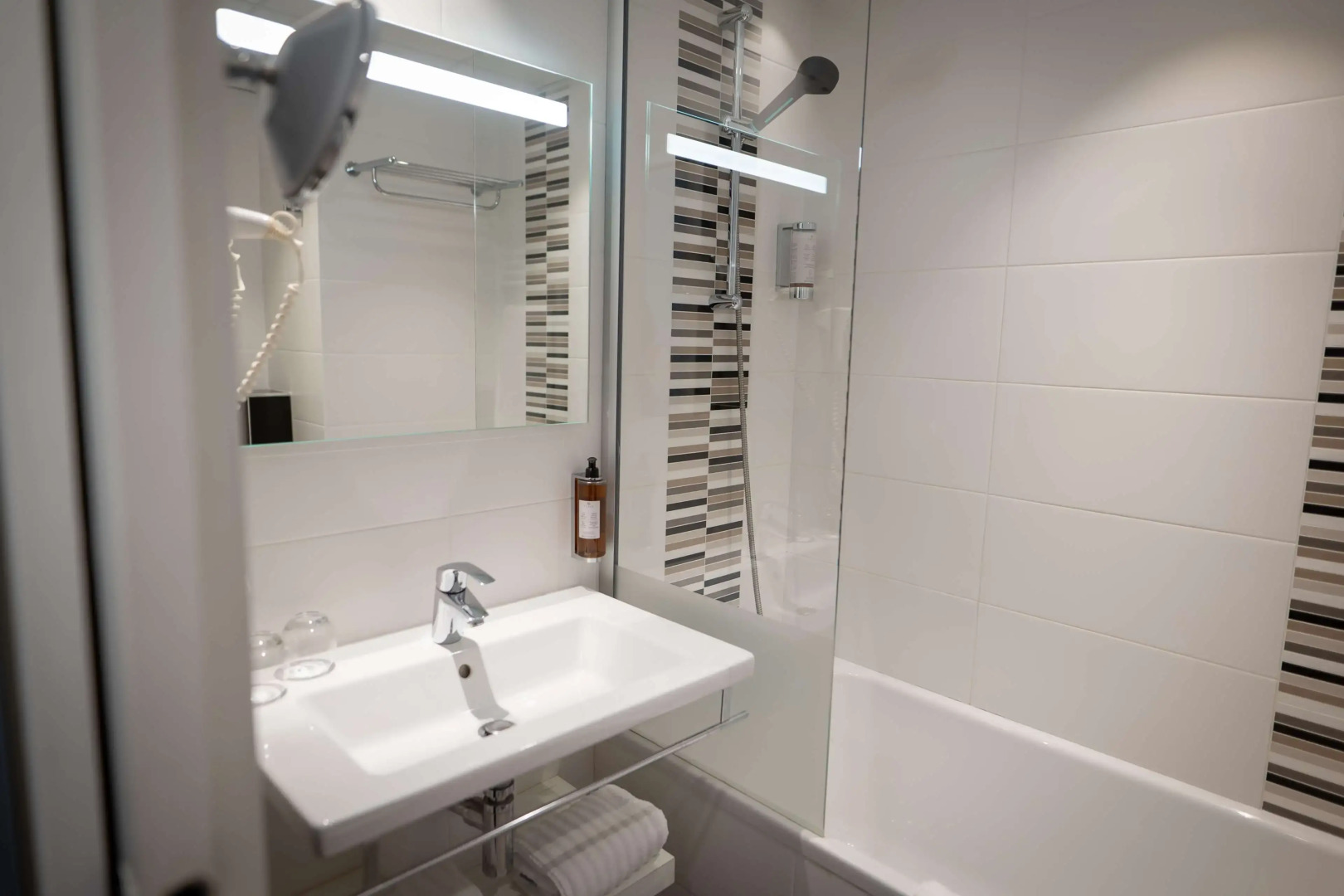 Best Western Plus Hôtel Le Roof