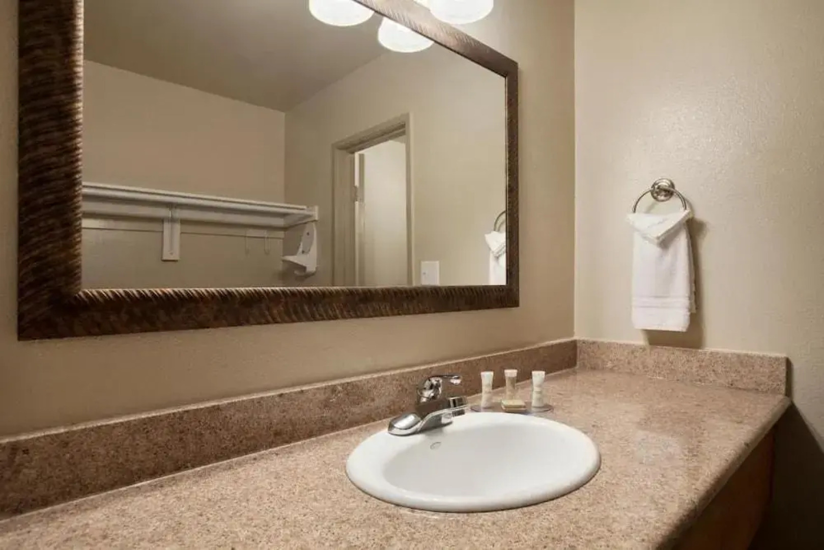 Super 8 By Wyndham Vallejo/Napa Valley