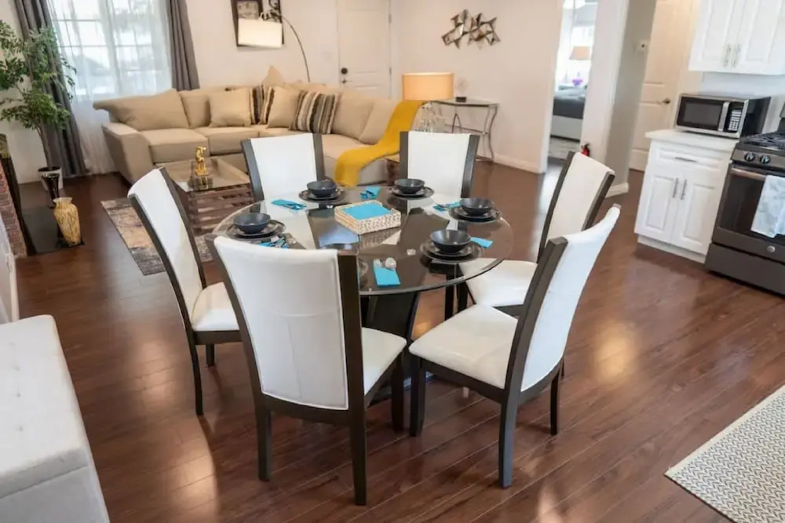 Tranquil 2BR Home in Beautiful Neighborhood P24