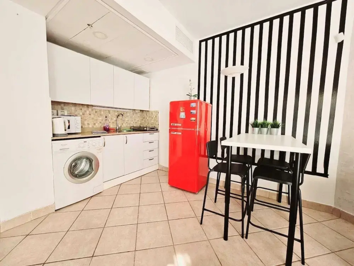 SHaYaSH apartments Leonardo Bat-Yam