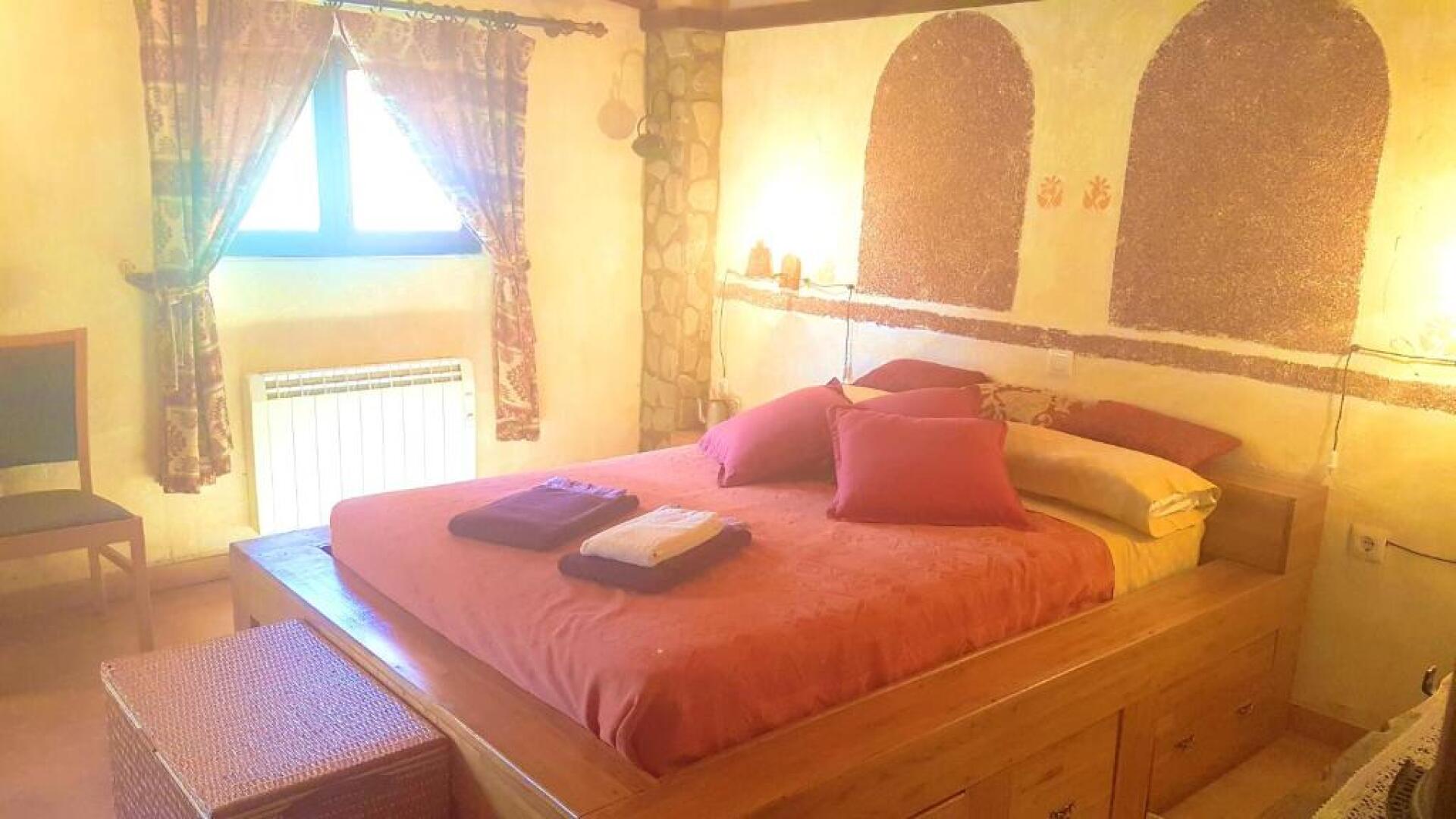 6 bedrooms villa with private pool enclosed garden and wifi at La Puebla de Castro