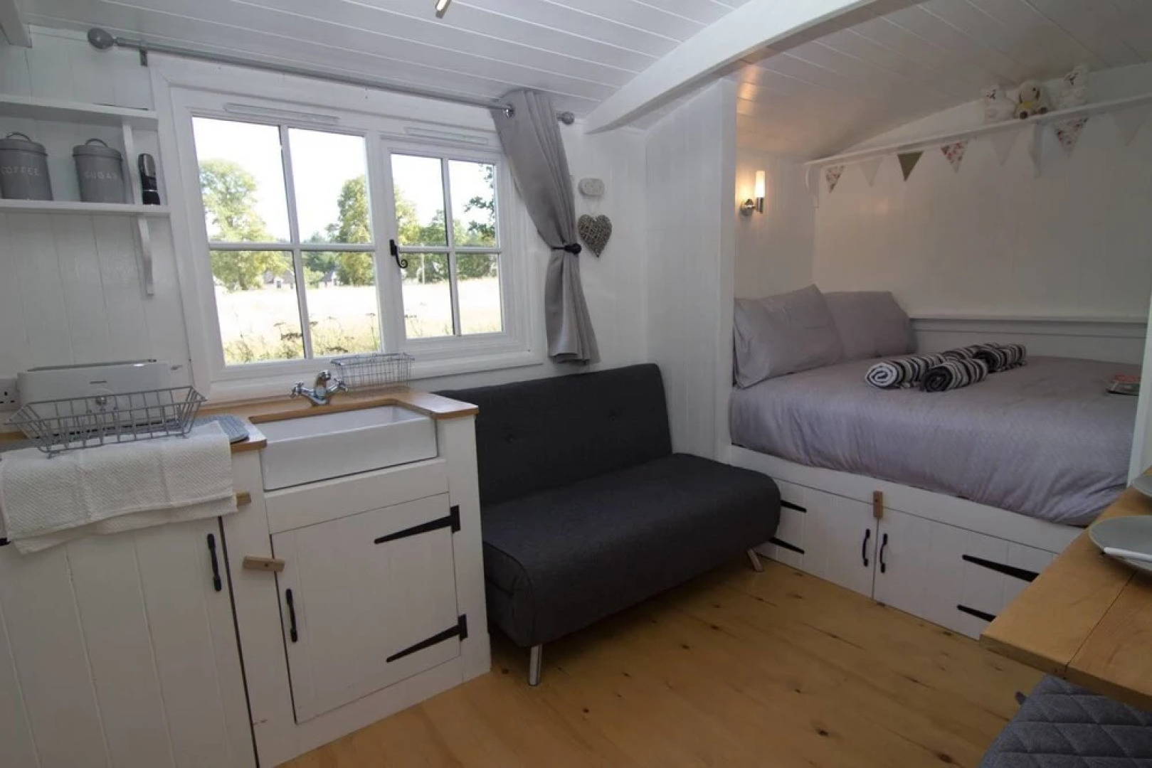 Moonfrog Lets - Riverside Bothy