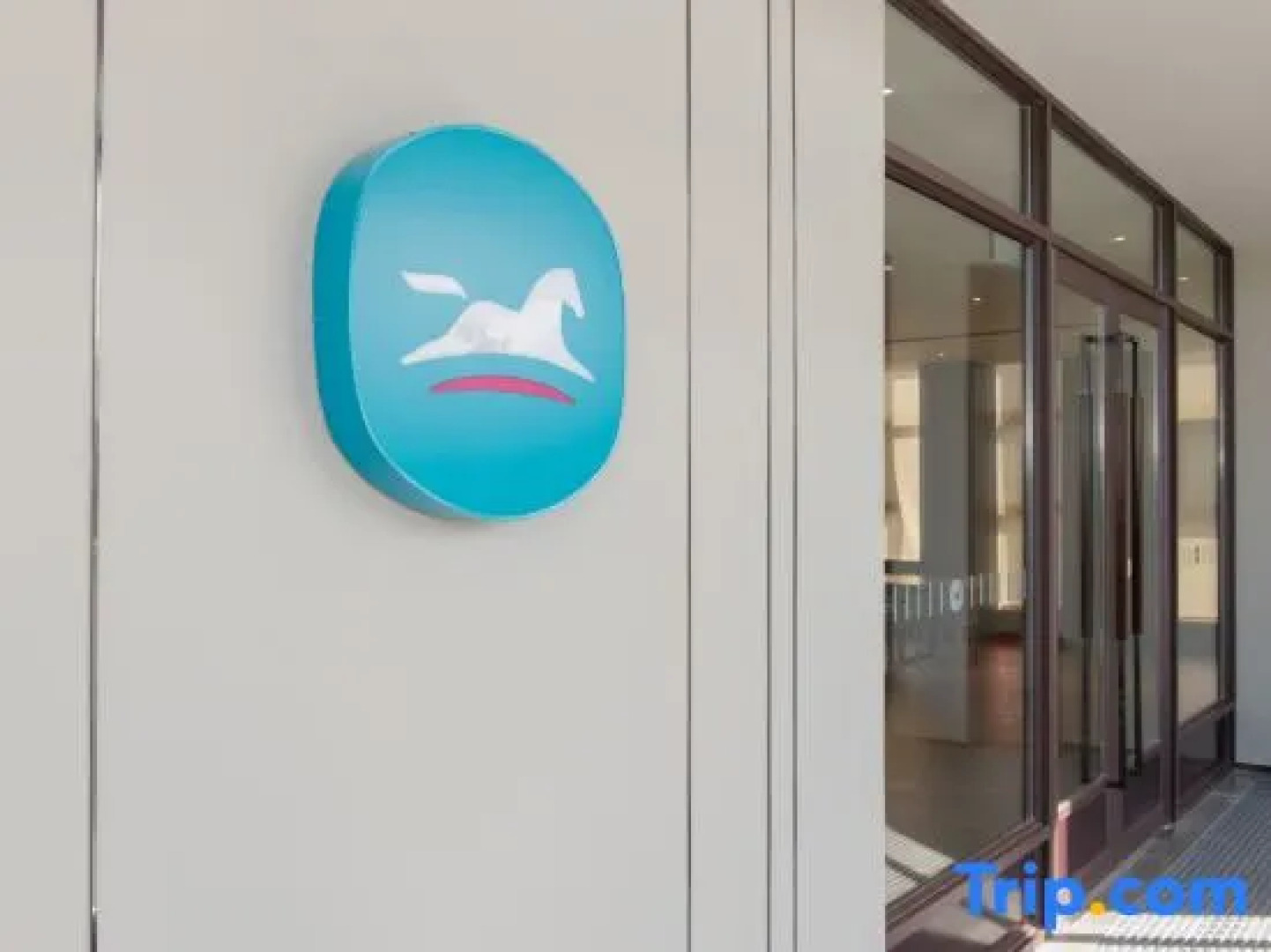 HanTing Hotel (Baicheng Taobei District Qingnian Street)