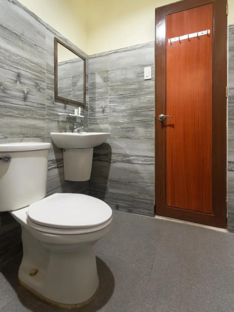 OYO 567 Blue Horizon Hostel Vaccinated Staff