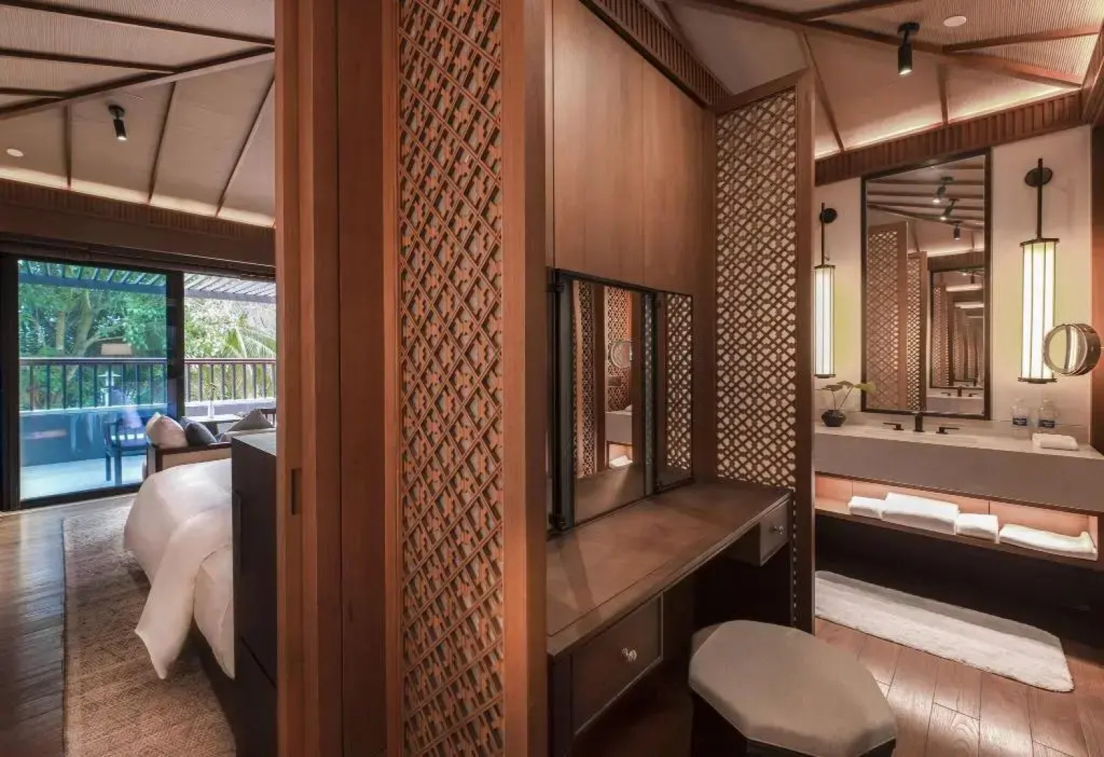 Le Meridien Shimei Bay Beach