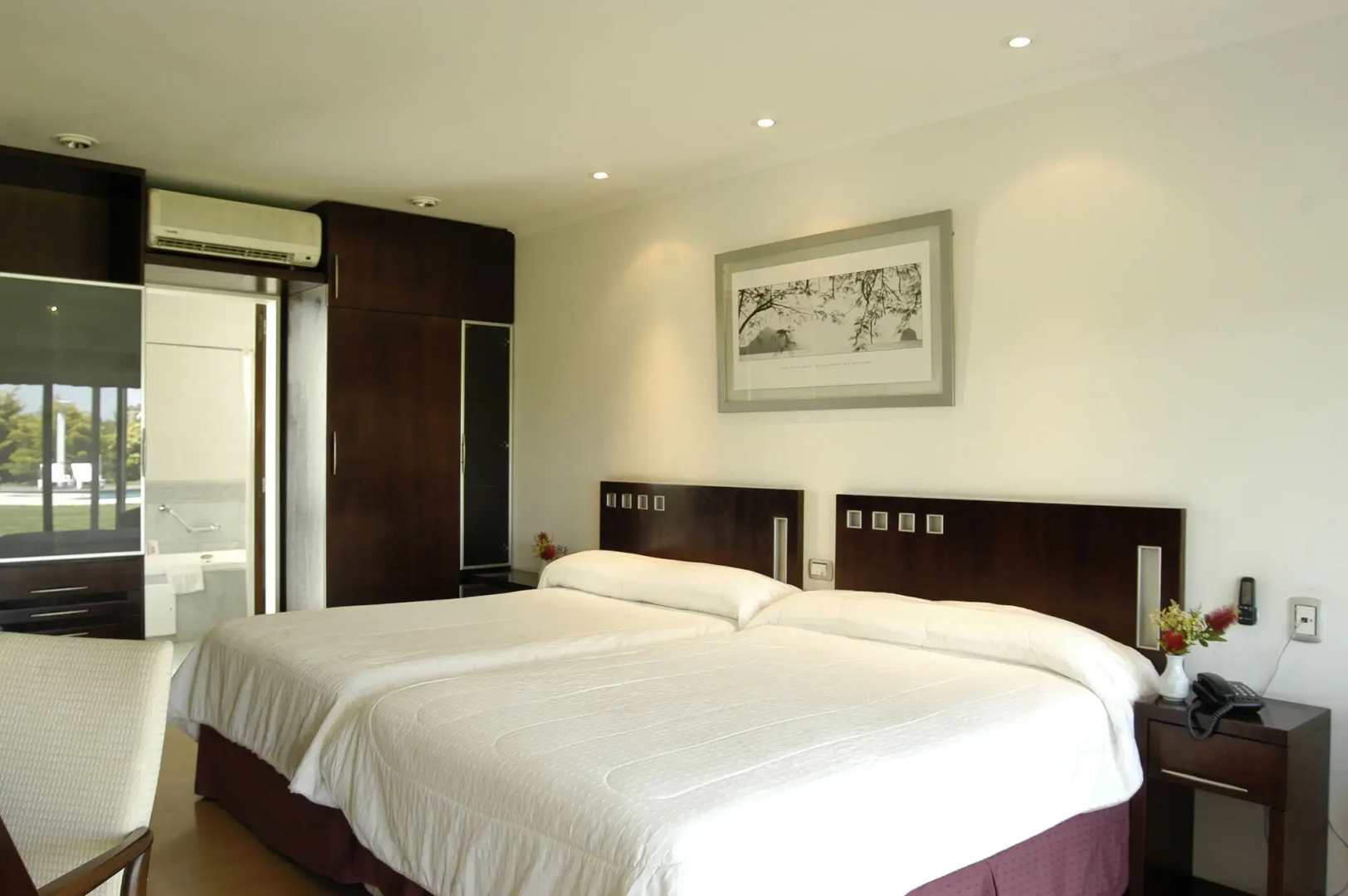Camberland Resort & Suites Pilar