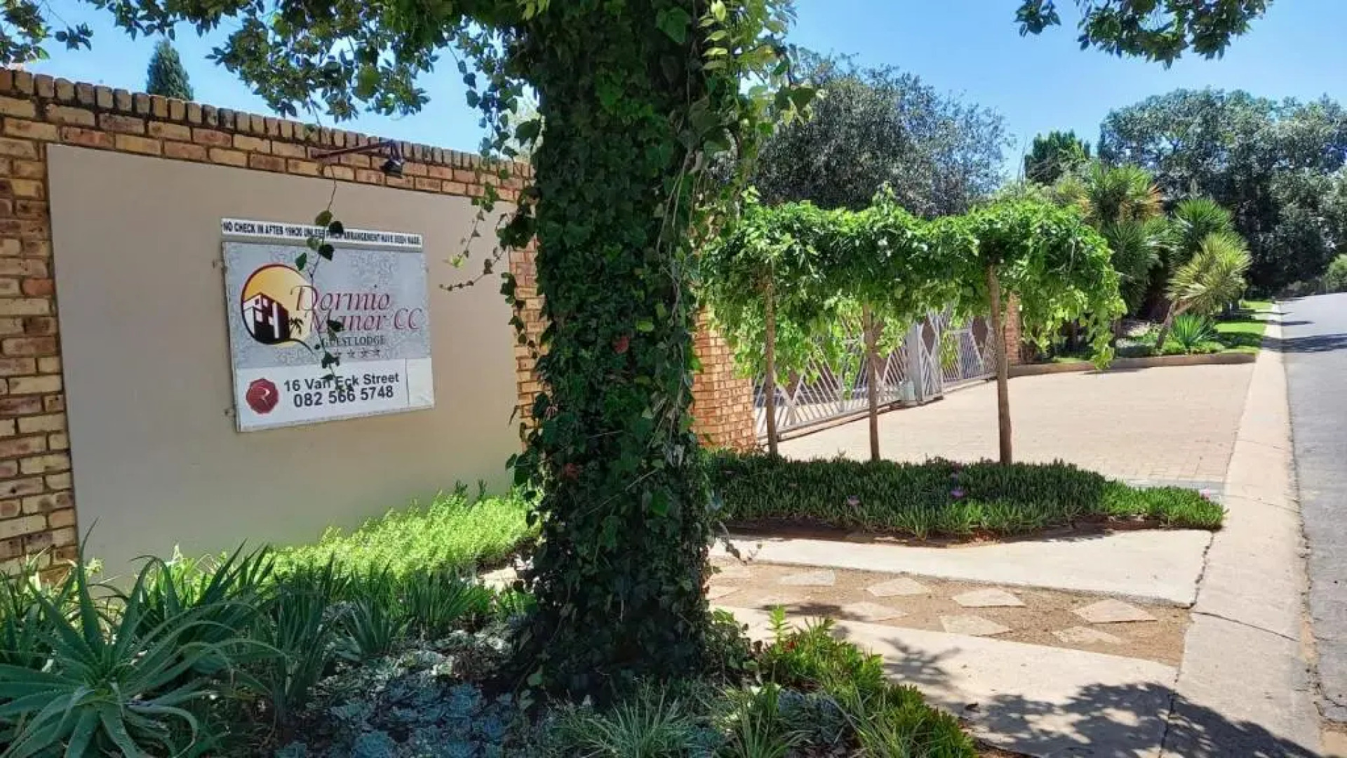 Dormio Manor Guest Lodge