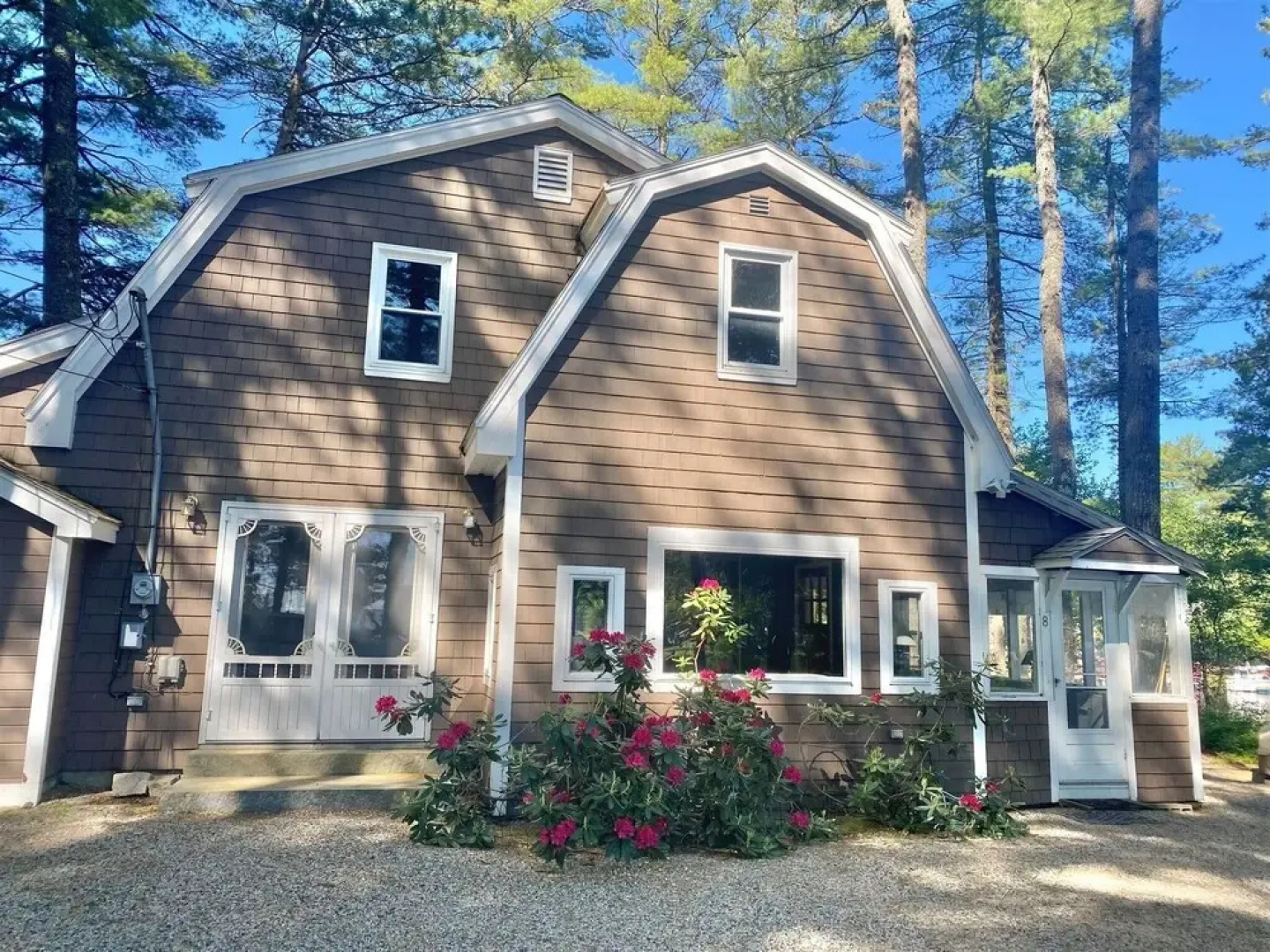 Sunrise Pines Limit 6 2 Bedroom Cottage by RedAwning