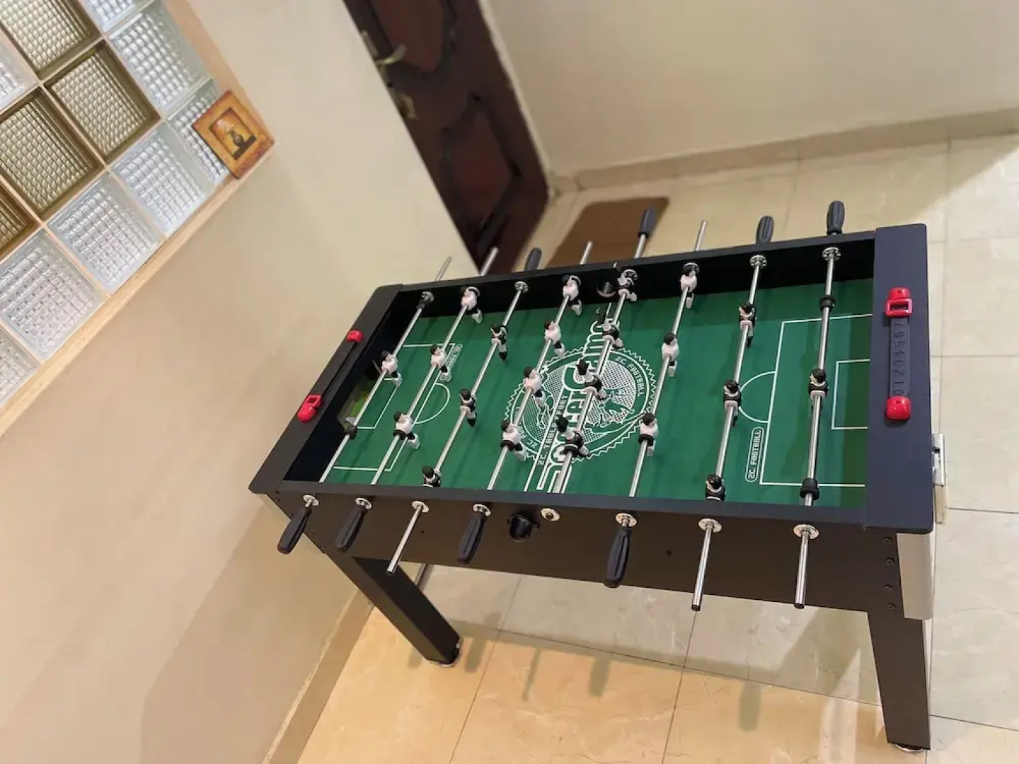 Luxury 4 BR Apt w Parking, Hot Tub, Magodo Estate