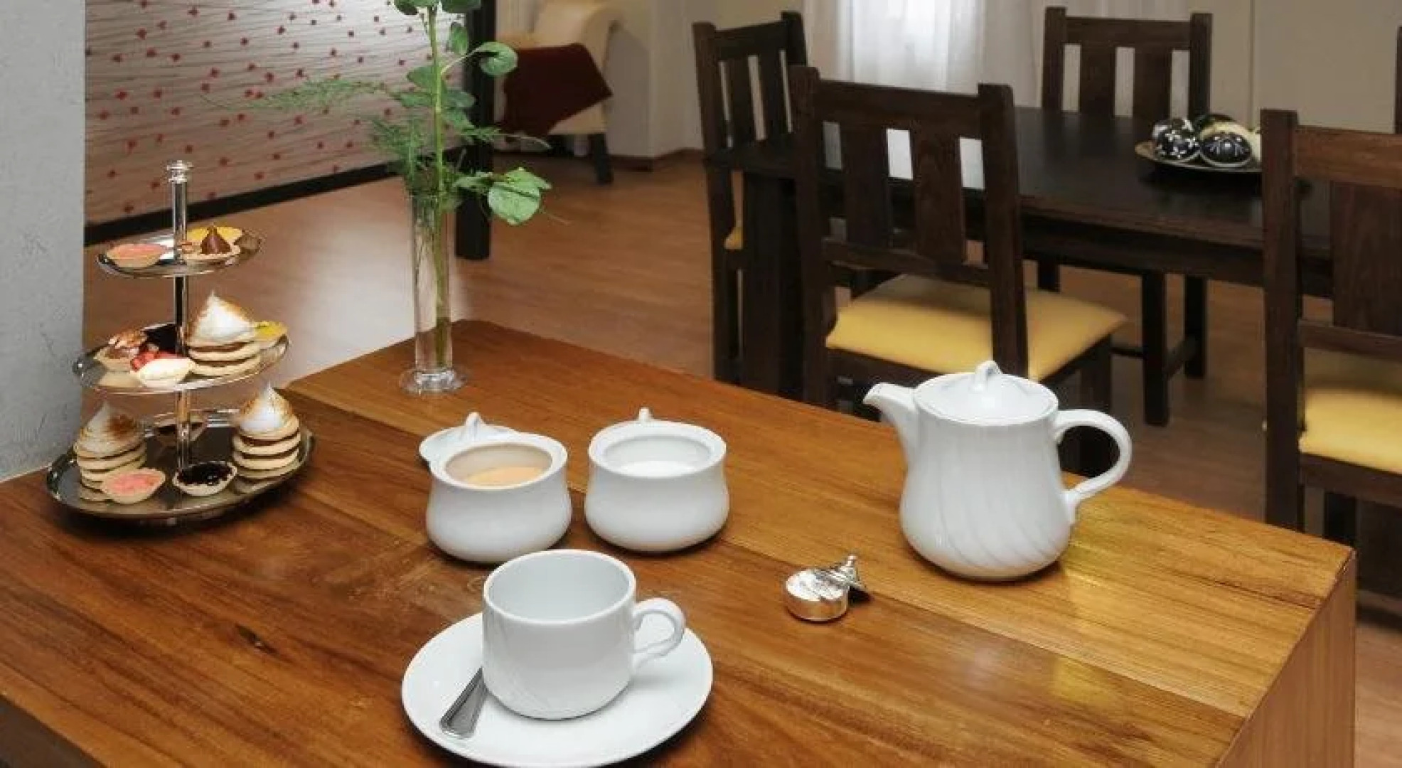 Del Bono Suites Art Hotel