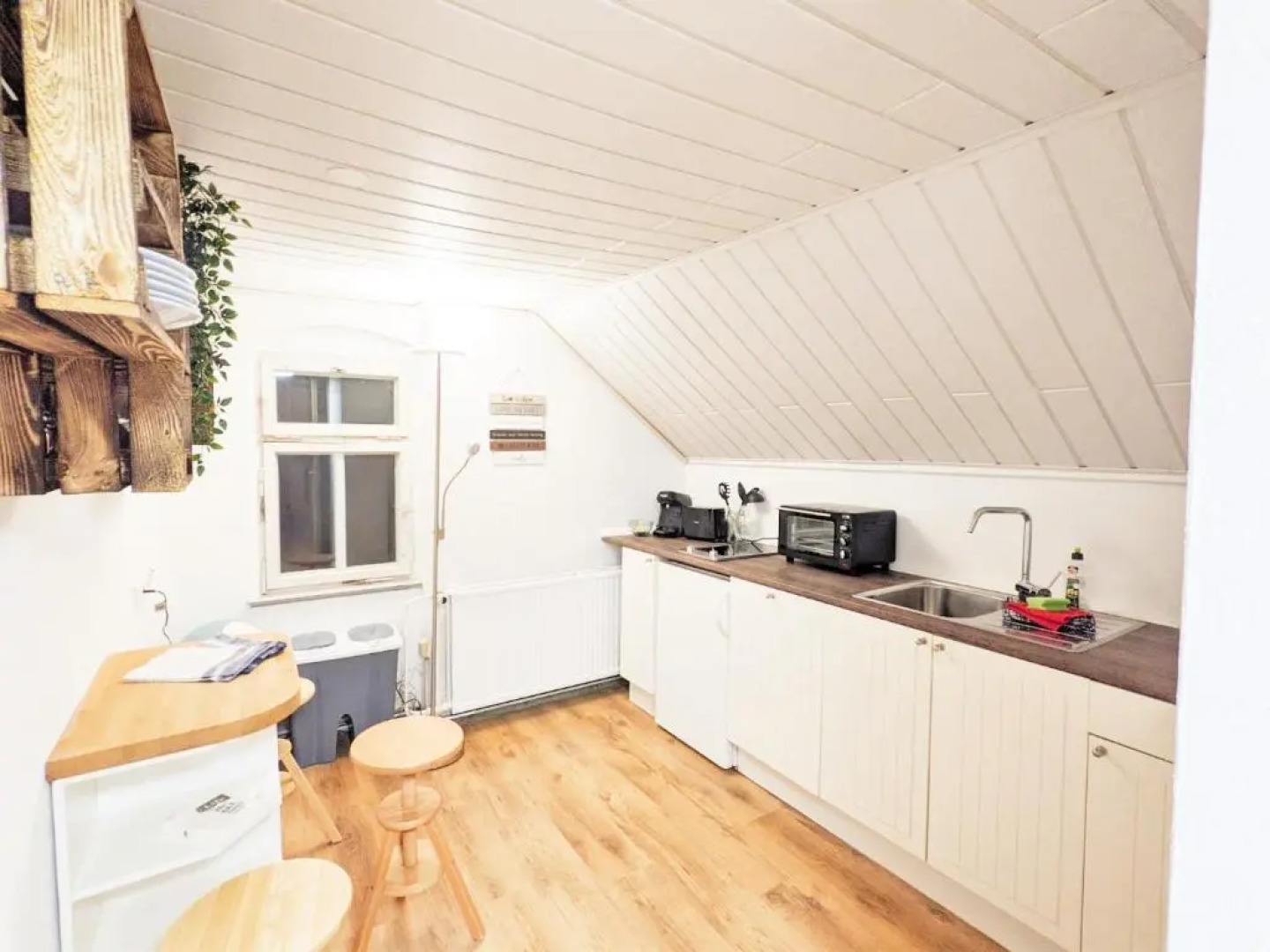 Sommerparadies mit Terrasse, Garten & Pool - H6