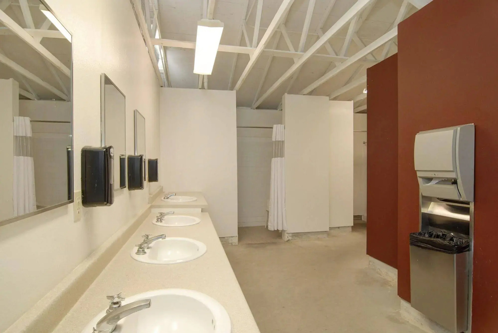 Palm Canyon Hotel & RV Resort