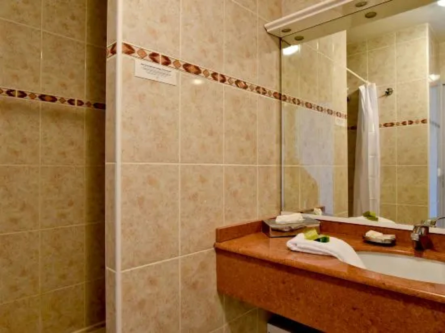 Logis Hôtel Baratchartea