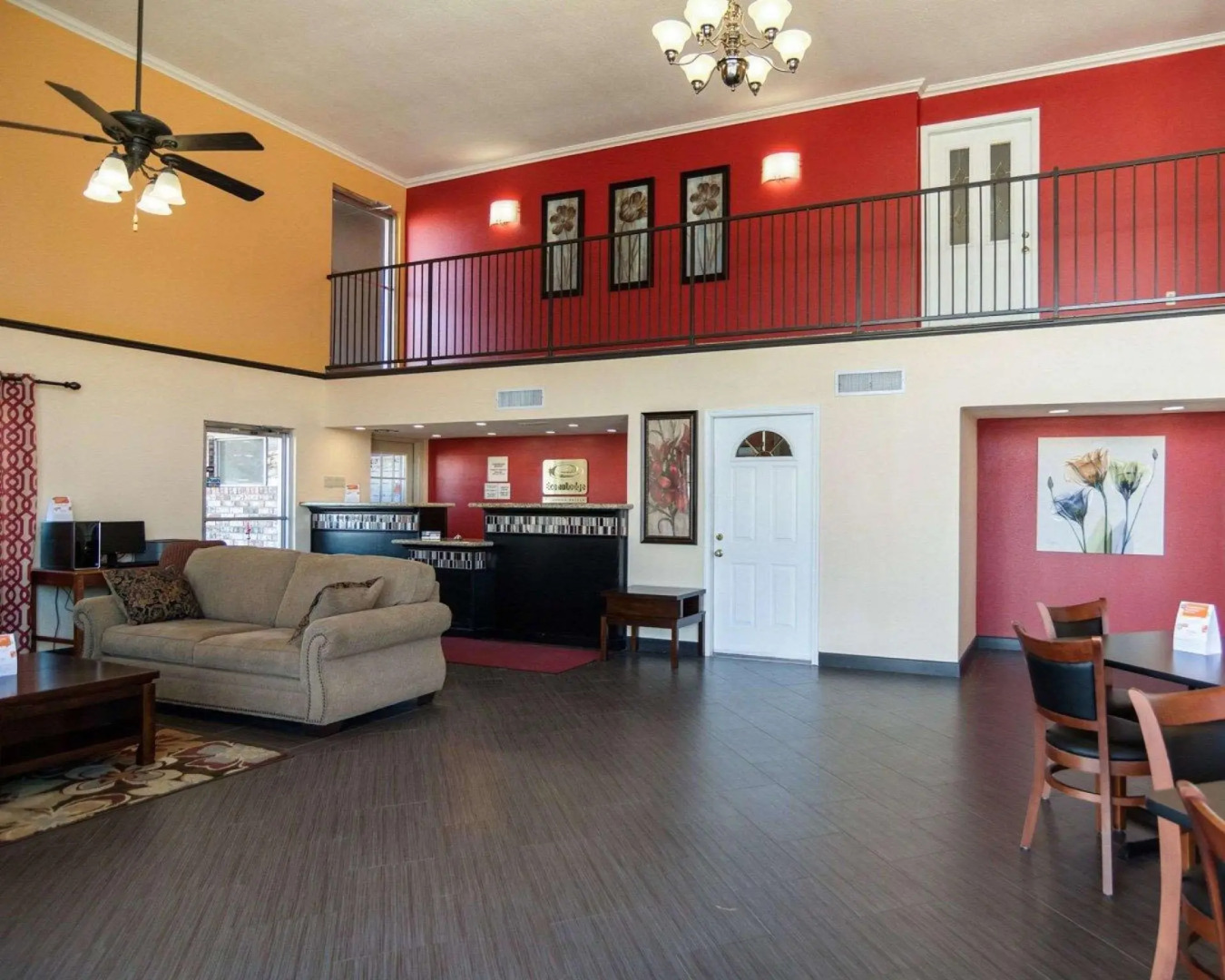 Econo Lodge Russellville I-40