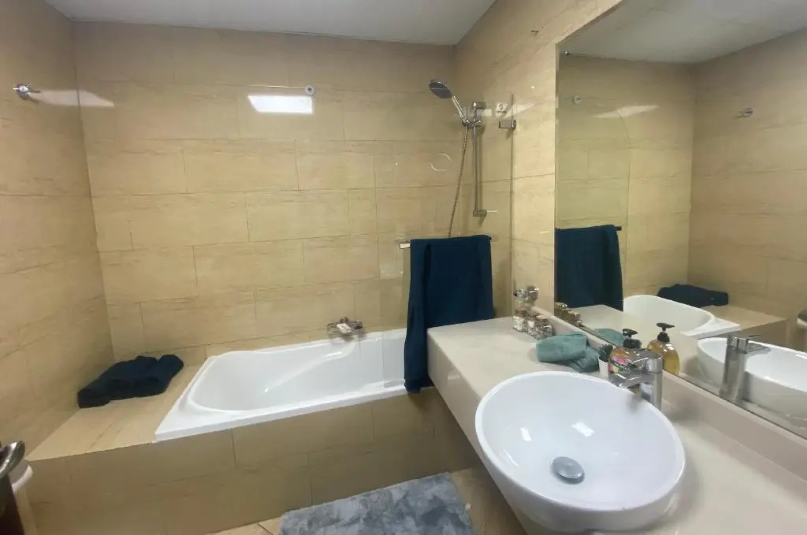 Dreamy Seaview 1 Bed (w. internet/tv/power/water)