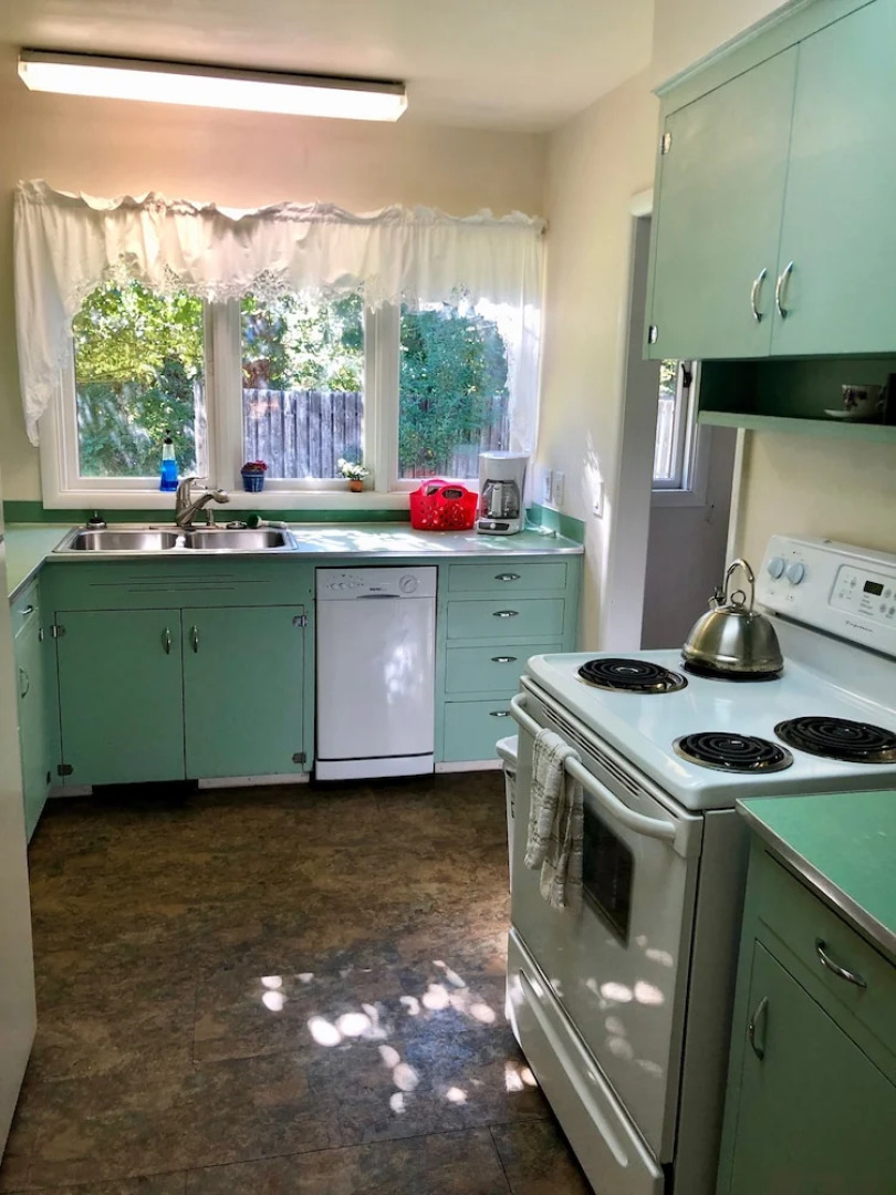 McKenzie River Mountain Resort