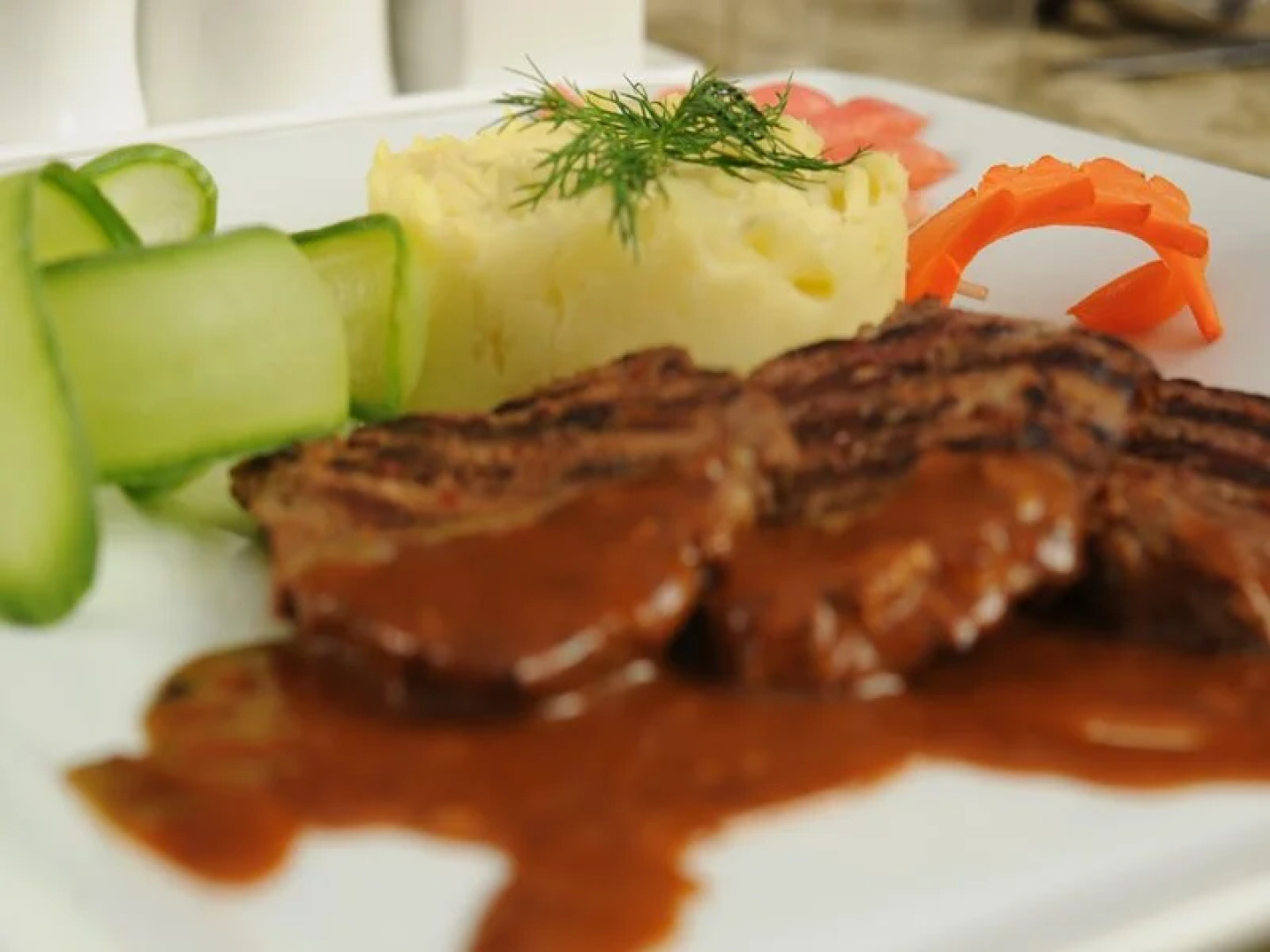 LA Fontaine Royal Hotel