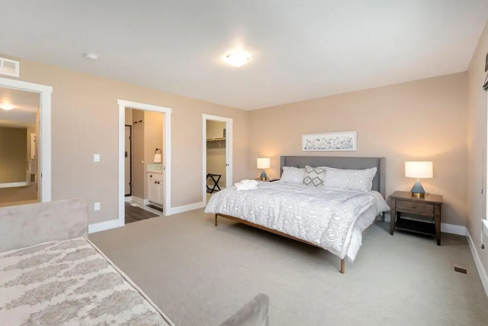 Amazing Urban Townhome Near Breweries & River!