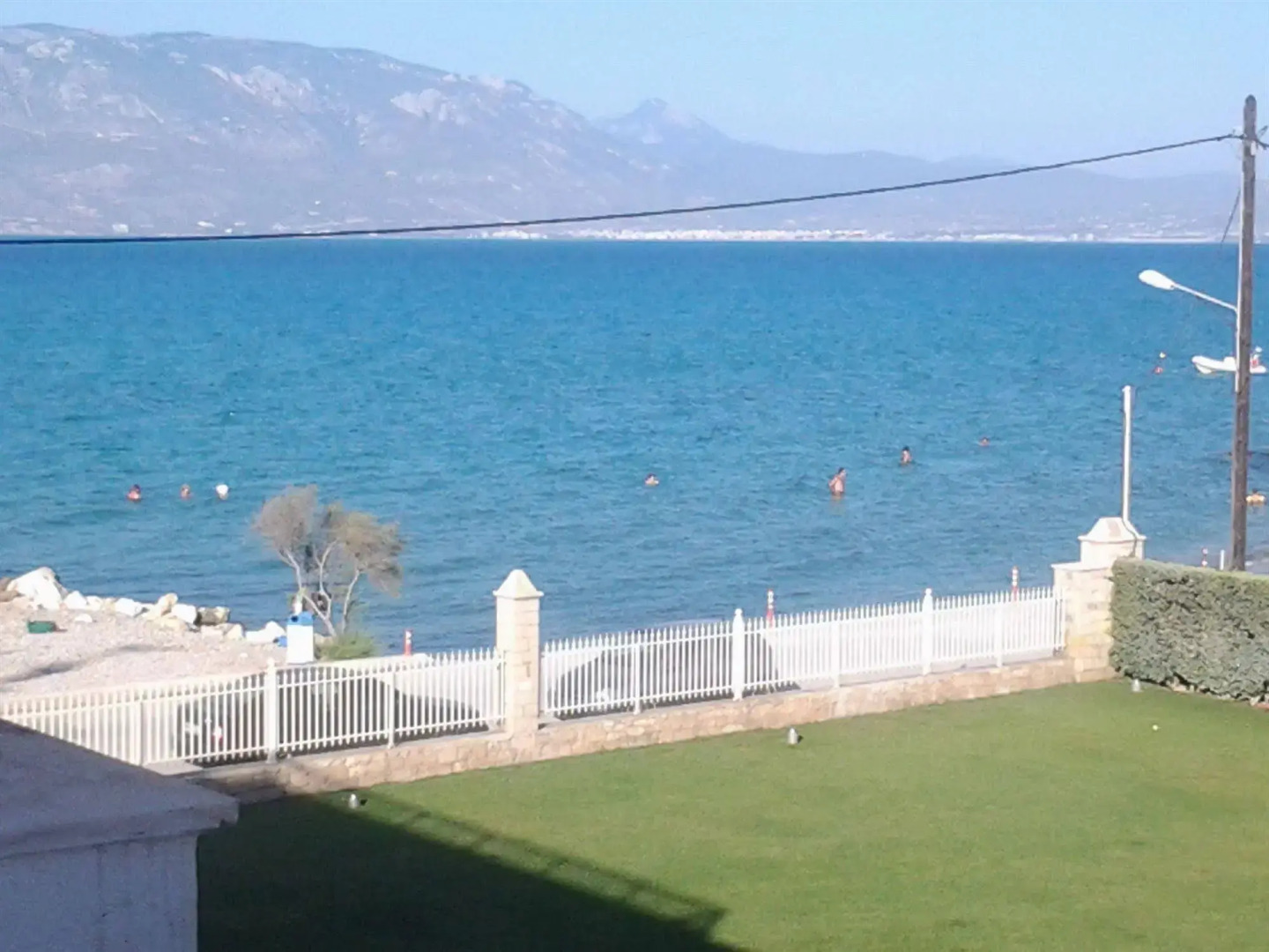 Chris Studios & Apartments