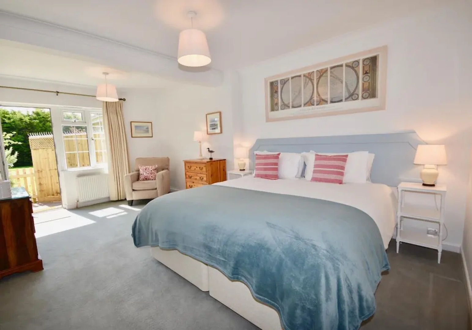 White Roses Coastal Holiday Home