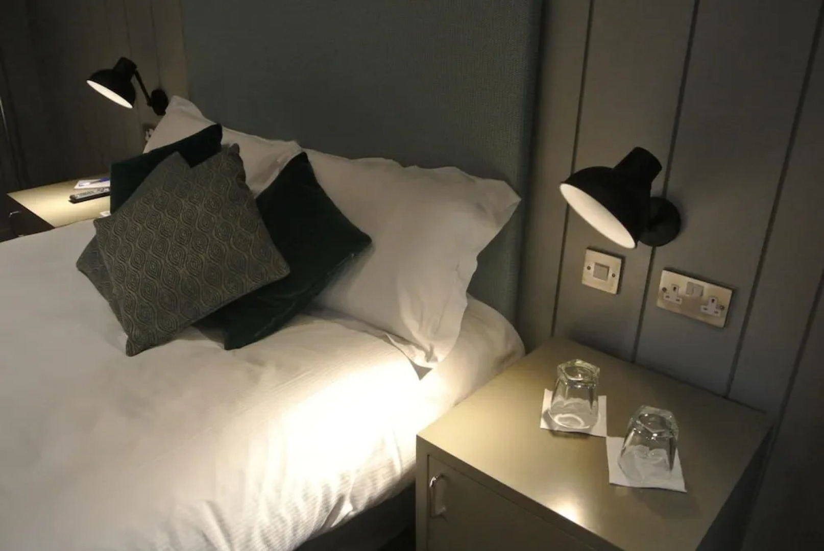 The Crown Pub, Dining & Rooms