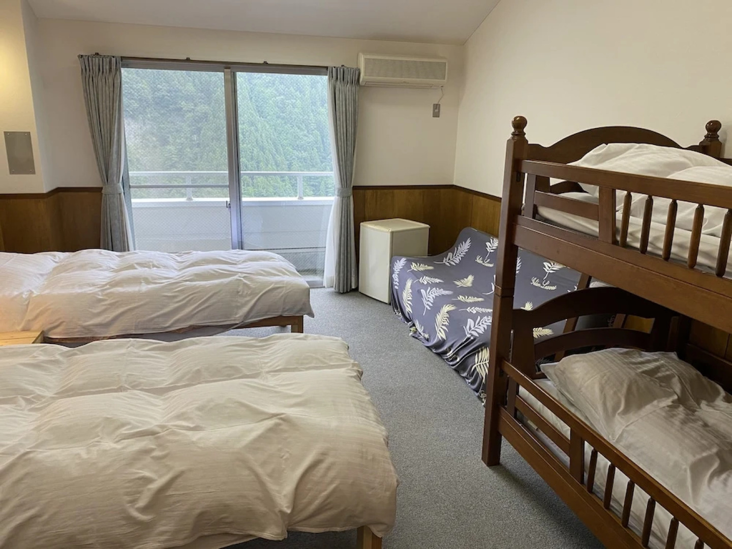 Riverside Hostel B&B – Hostel