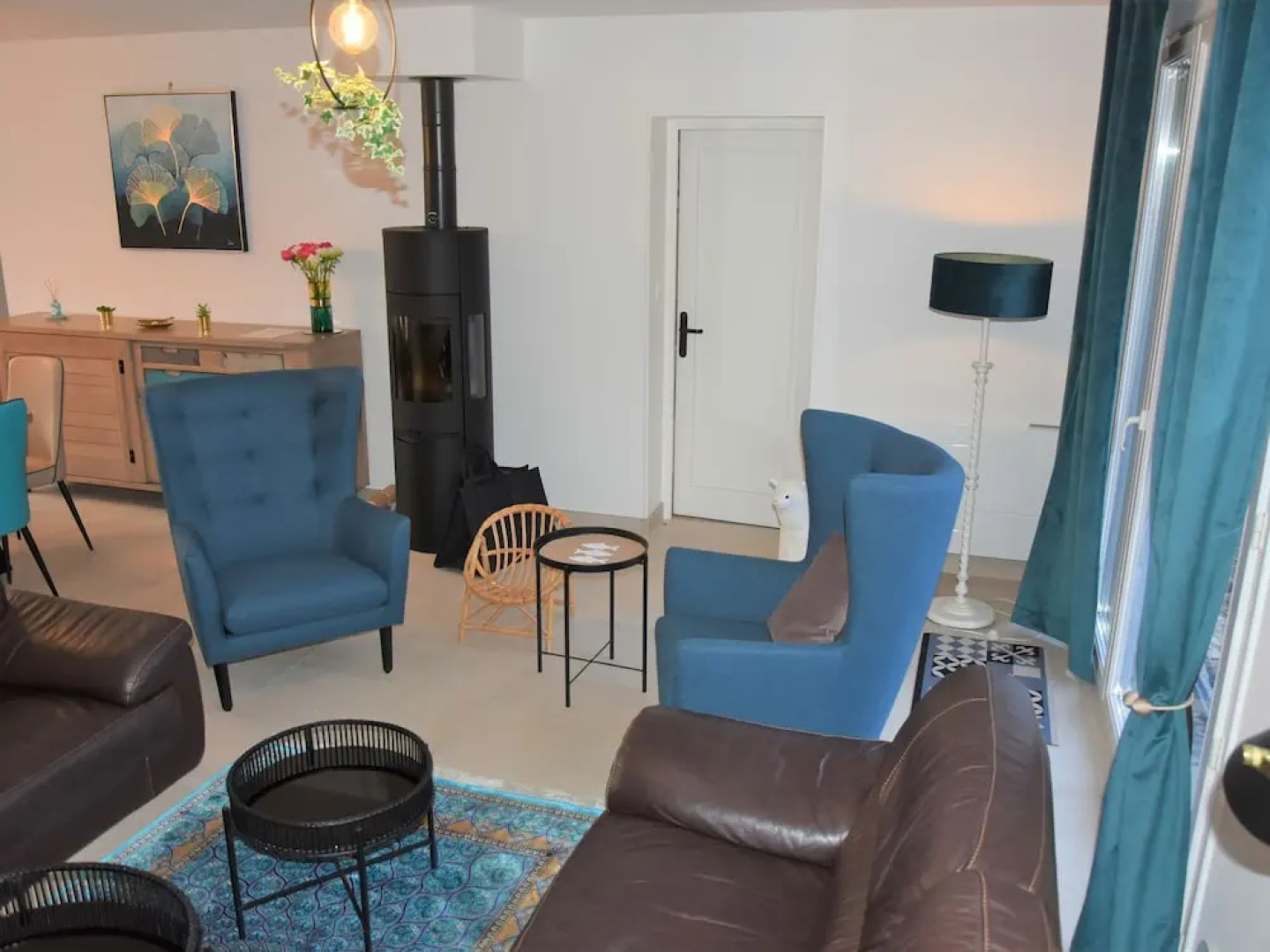 Beautiful Renovated Villa With a Private Swimming Pool and View ont the Sea!