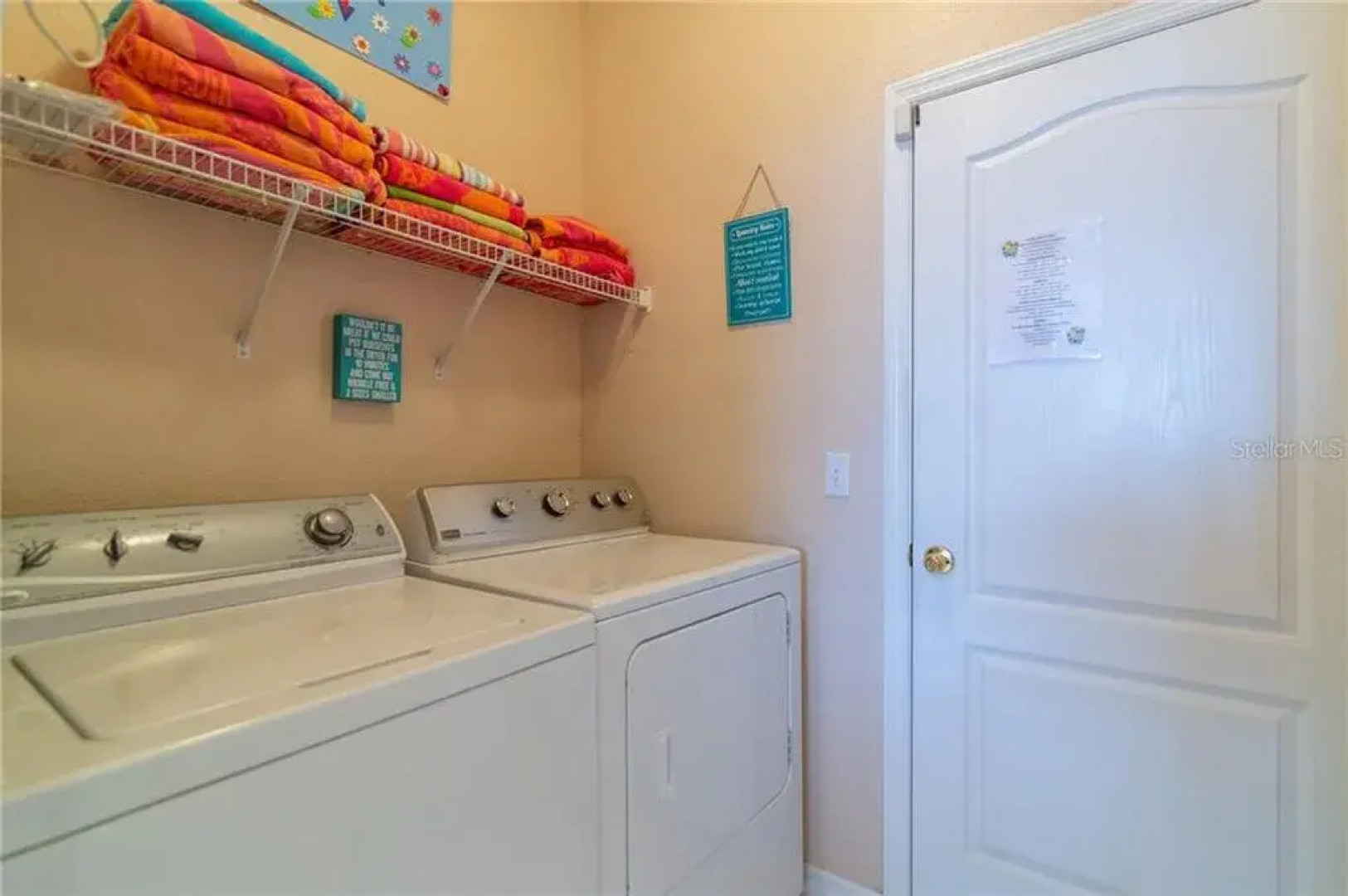 SR130SMW - 4 beds pool home - Close to all parks