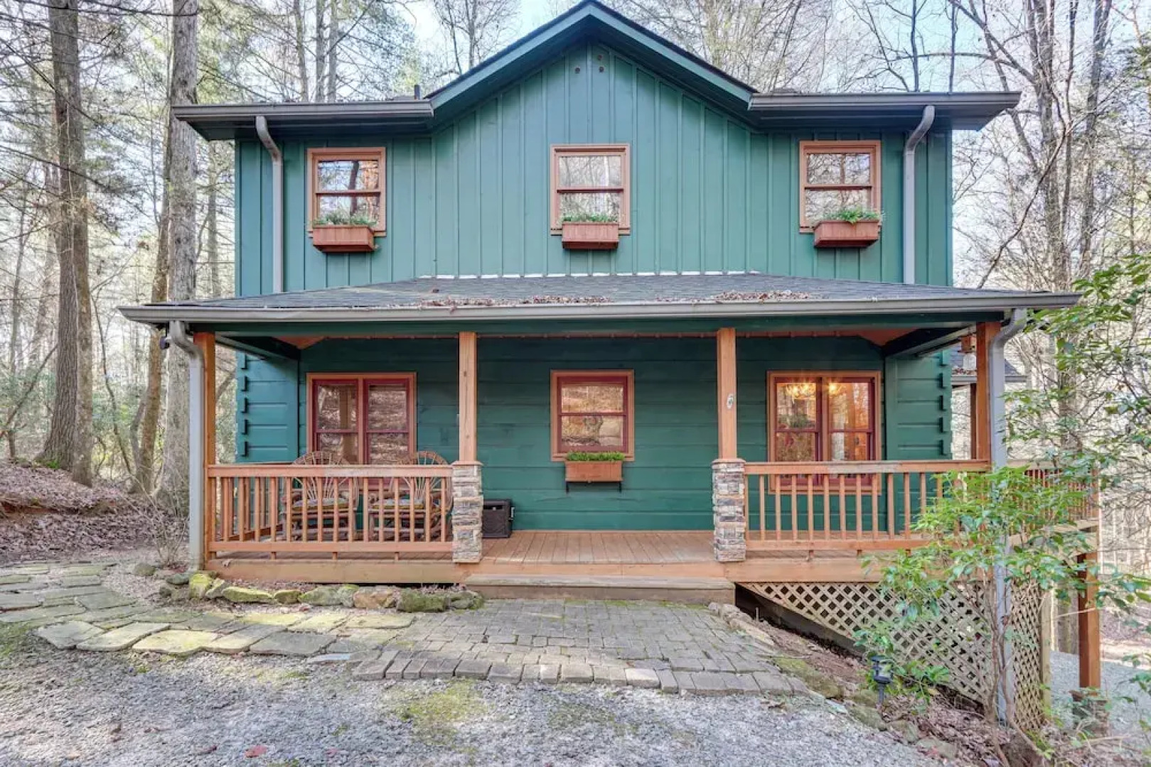 Secluded Cherry Log Cabin w/ Hot Tub + Swings!