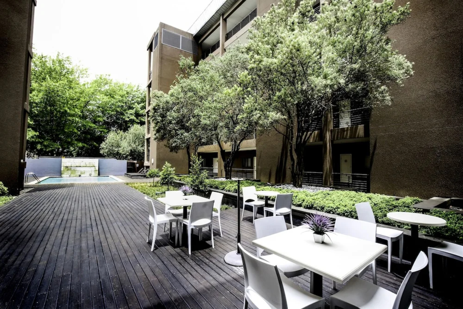 Urban Hip Hotels - The Nicol