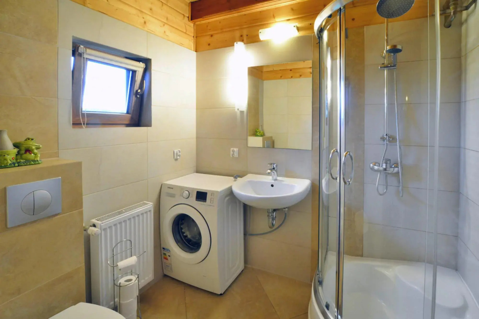 Holiday Home by the Lake, Private Garden, Oswino