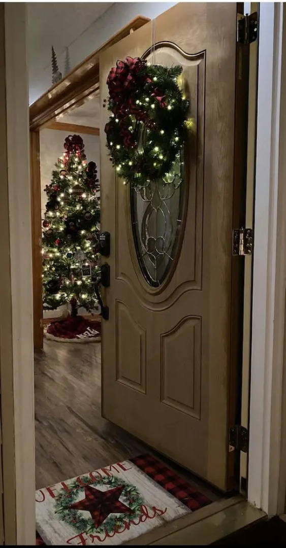 Cove Mountain Rest 3 Bedroom Home by RedAwning