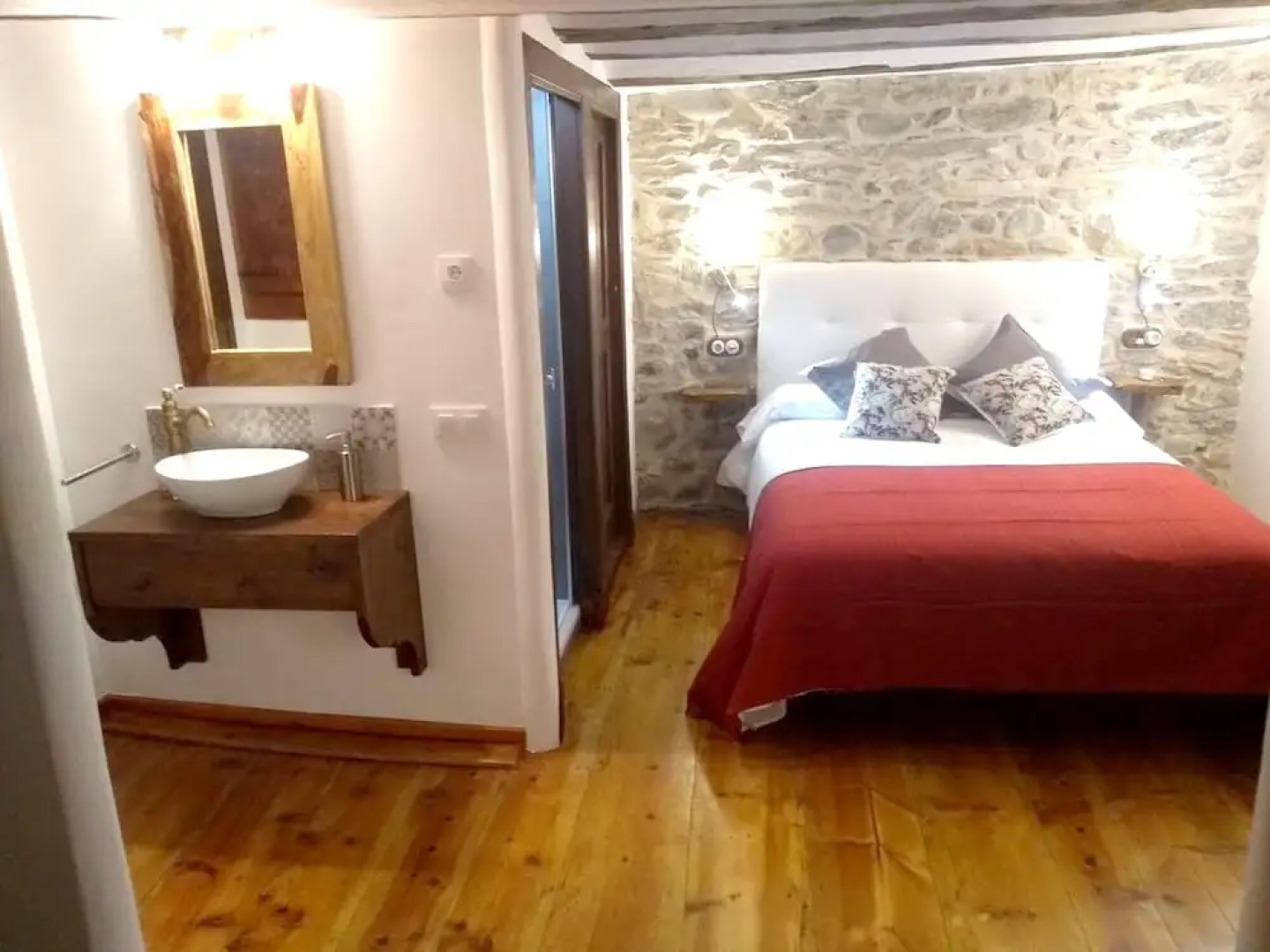 House With 4 Bedrooms in Anciles, With Wonderful Mountain View, Furnished Balcony and Wifi Near the Slopes