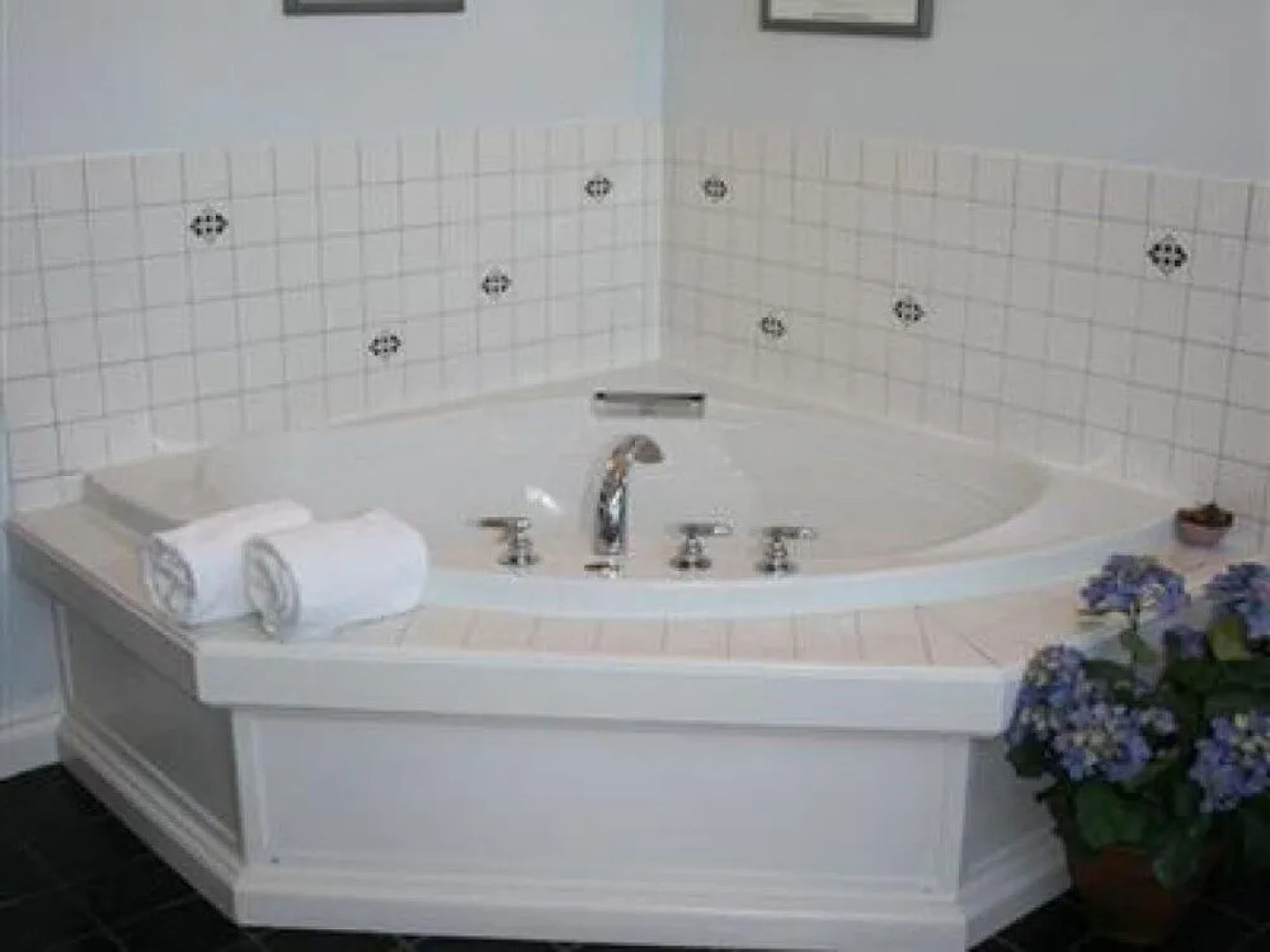 M&M Victorian Bed and Breakfast