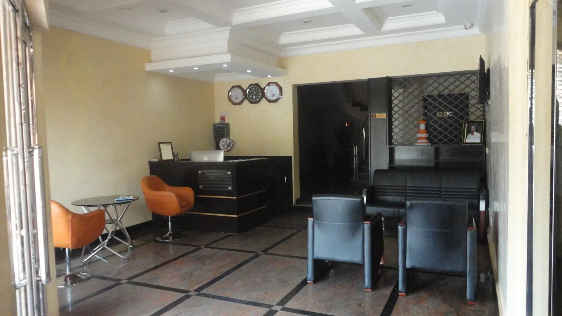 Caesar's Court Hotel and Suites