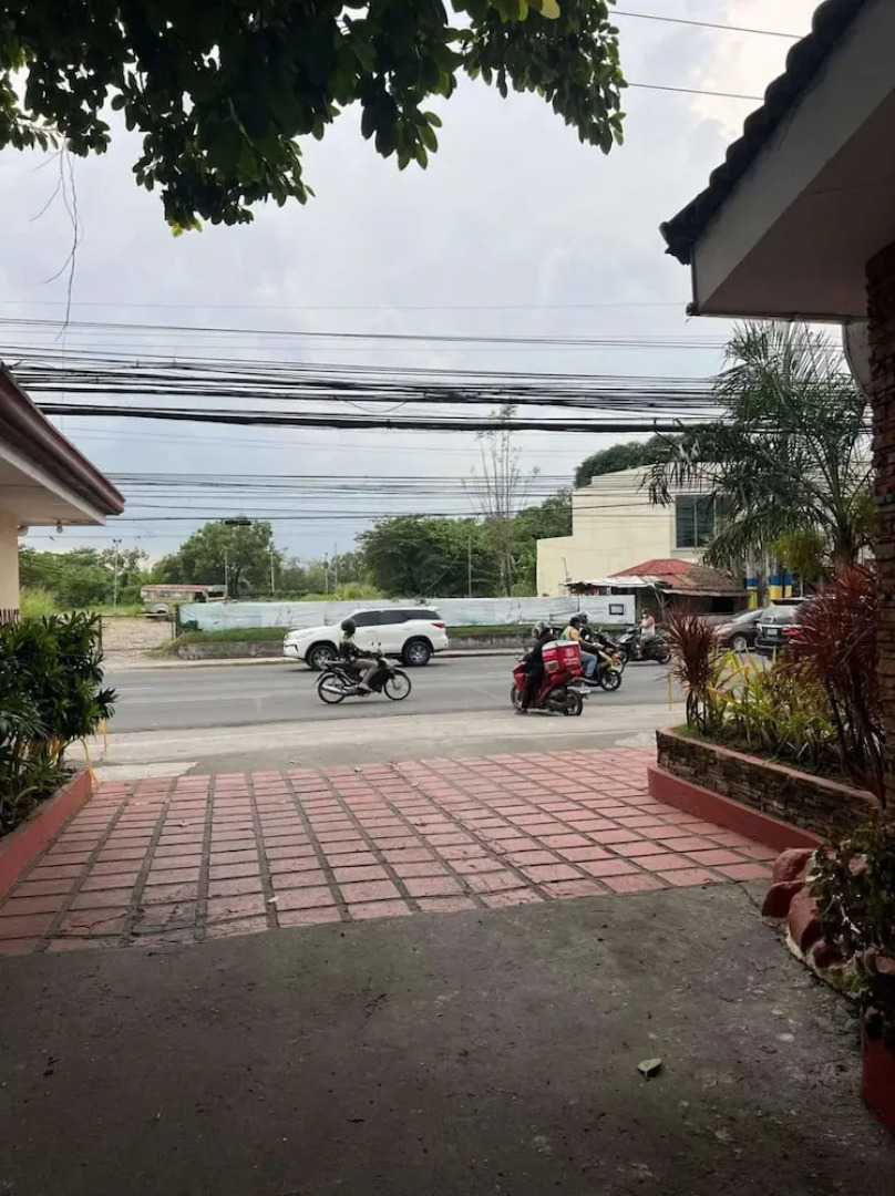 OYO 1026 Evita Hotel Bacoor