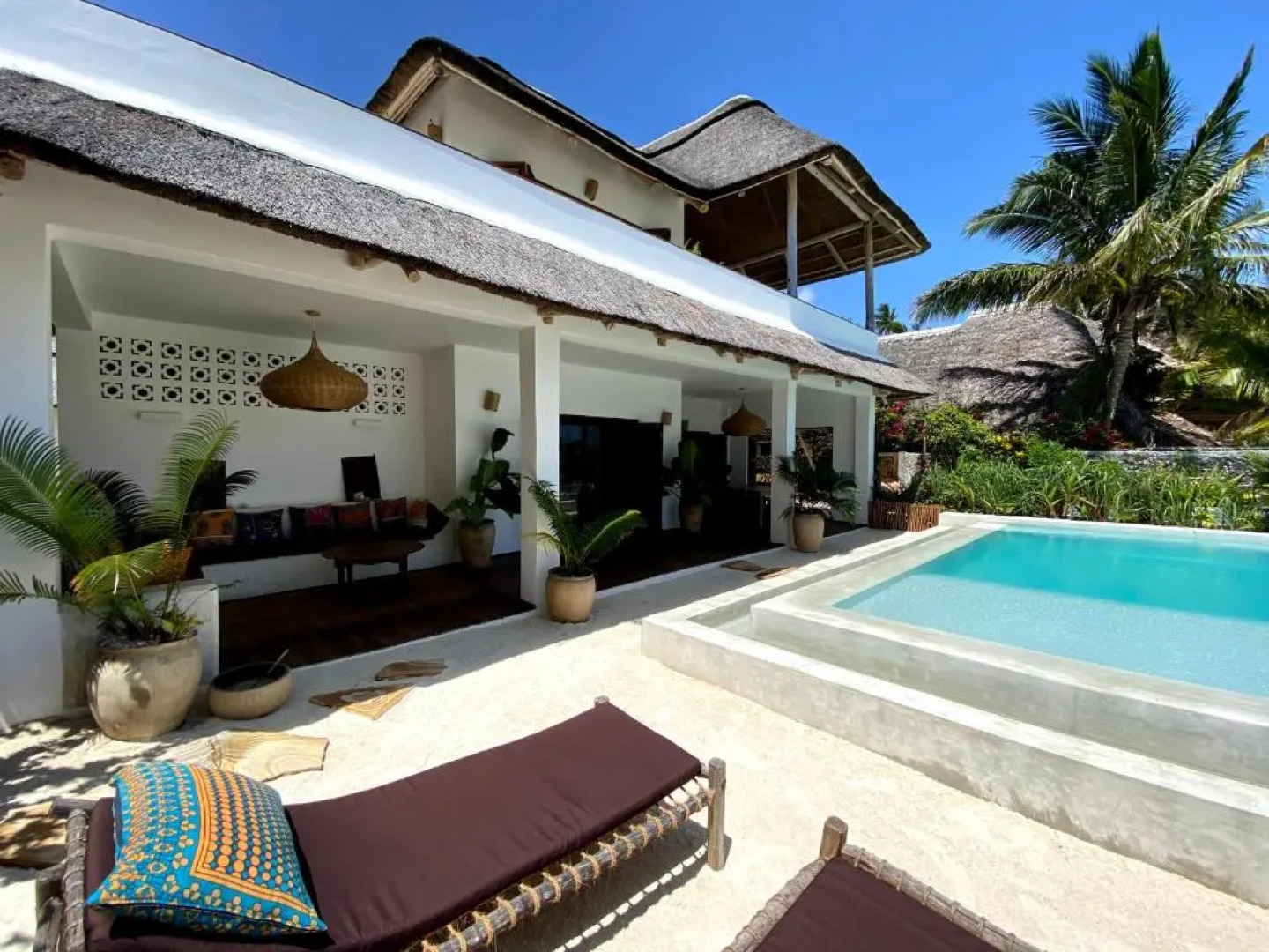 Joya' Beach Suites & Villa