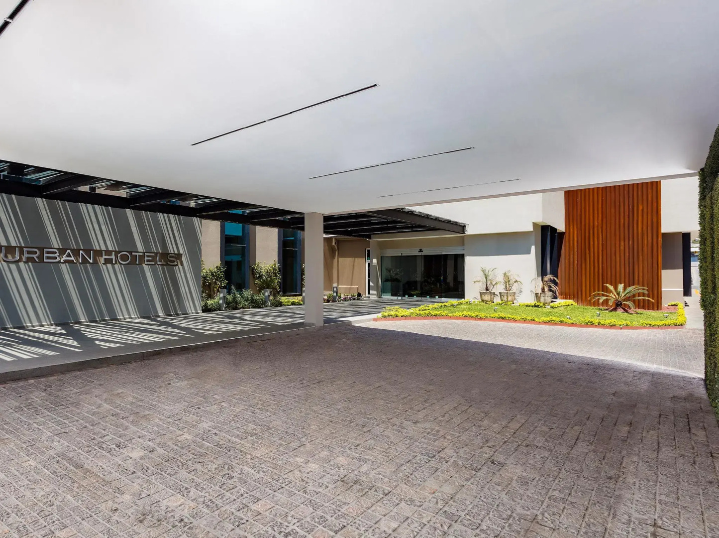 Krystal Urban Monterrey San Jerónimo