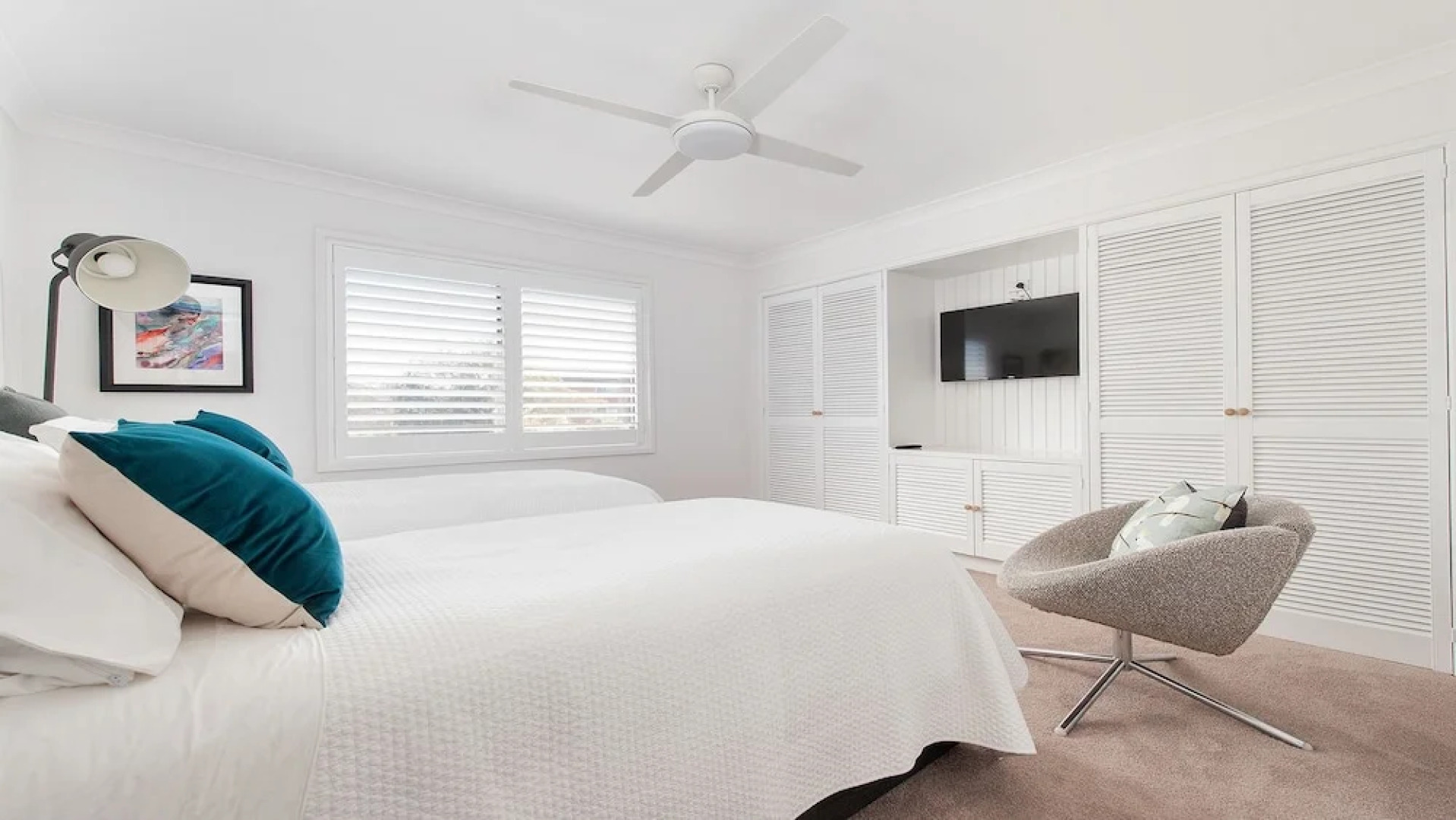 Sandyfeet at Shoal Bay