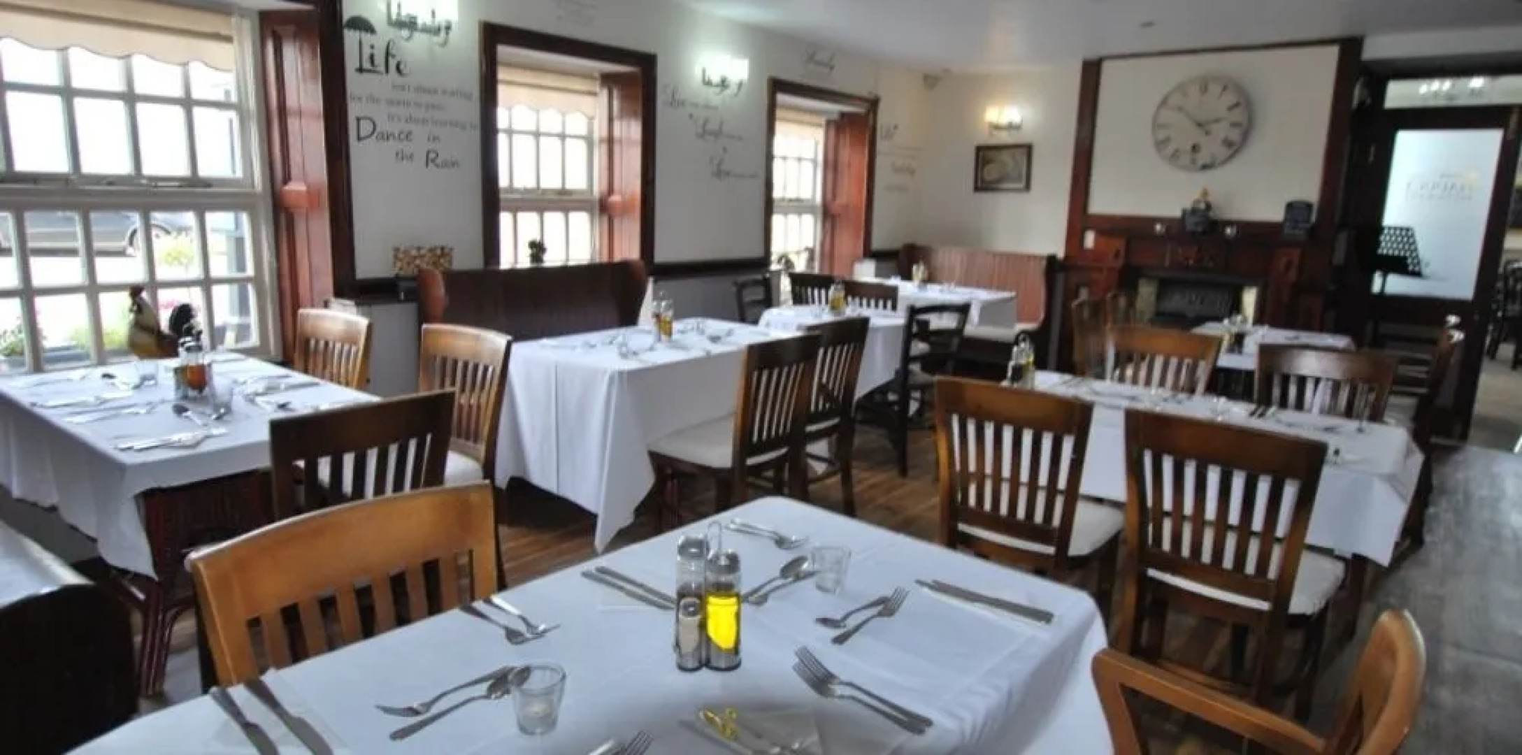 Ye Olde Fighting Cocks