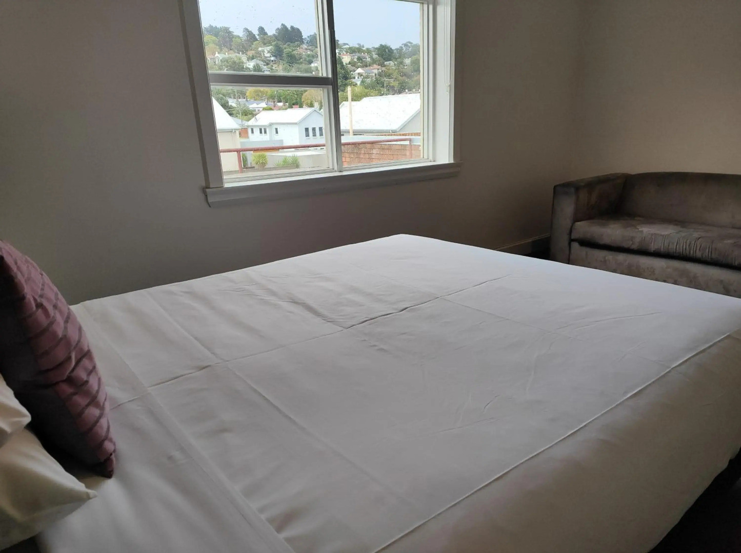 Centennial Inn on Bathurst