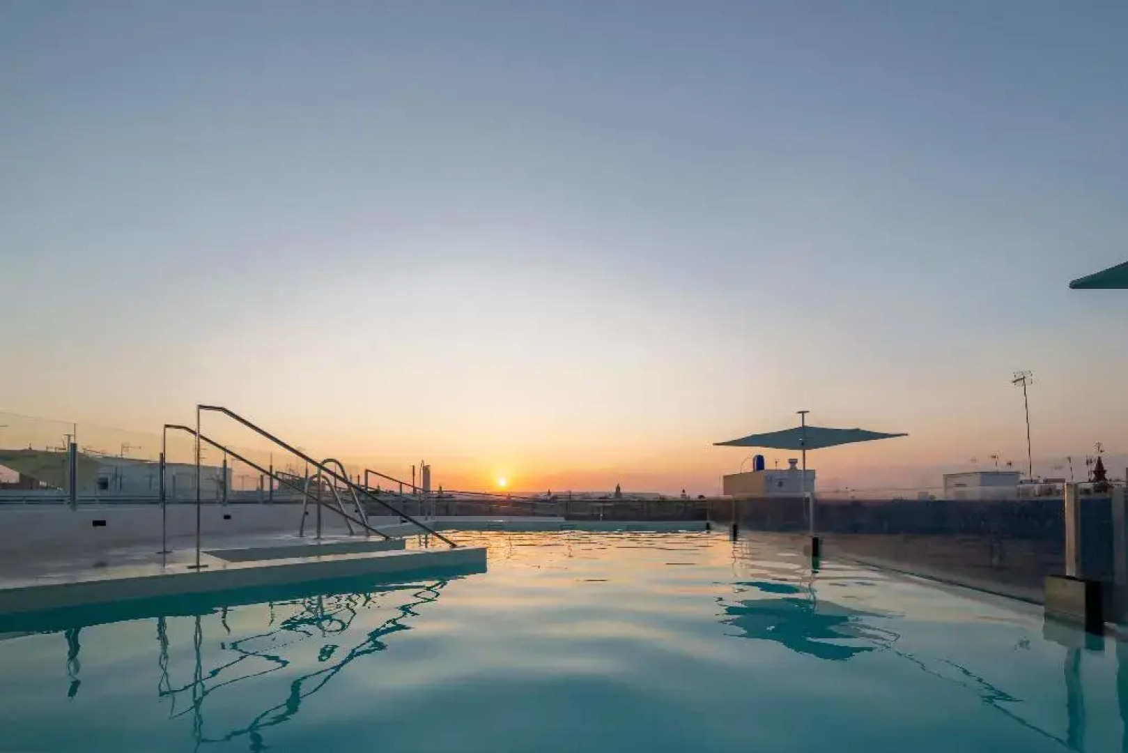 Hotel Macia Sevilla Kubb