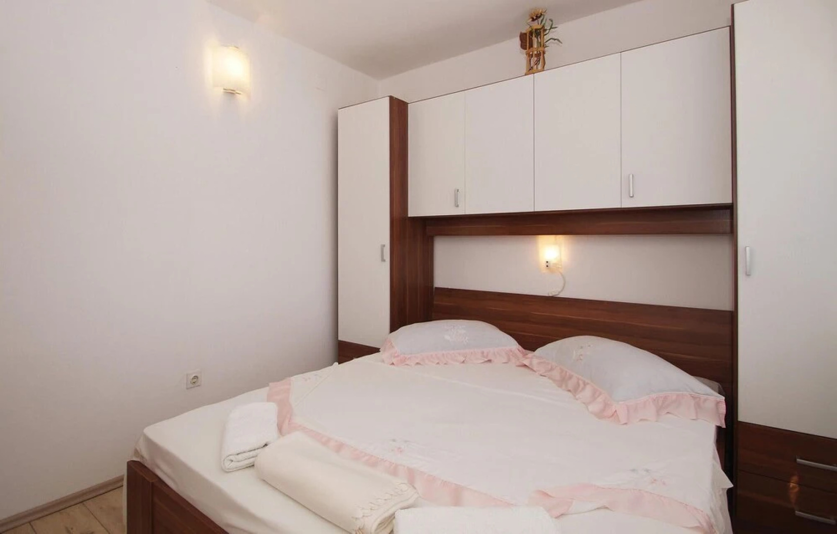 Awesome Home in Kneze With Wifi and 2 Bedrooms