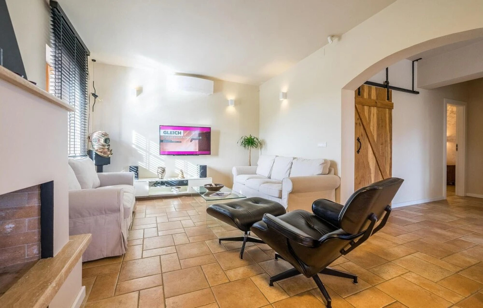 Amazing Home in Jadrija with Hot Tub, Sauna & 4 Bedrooms