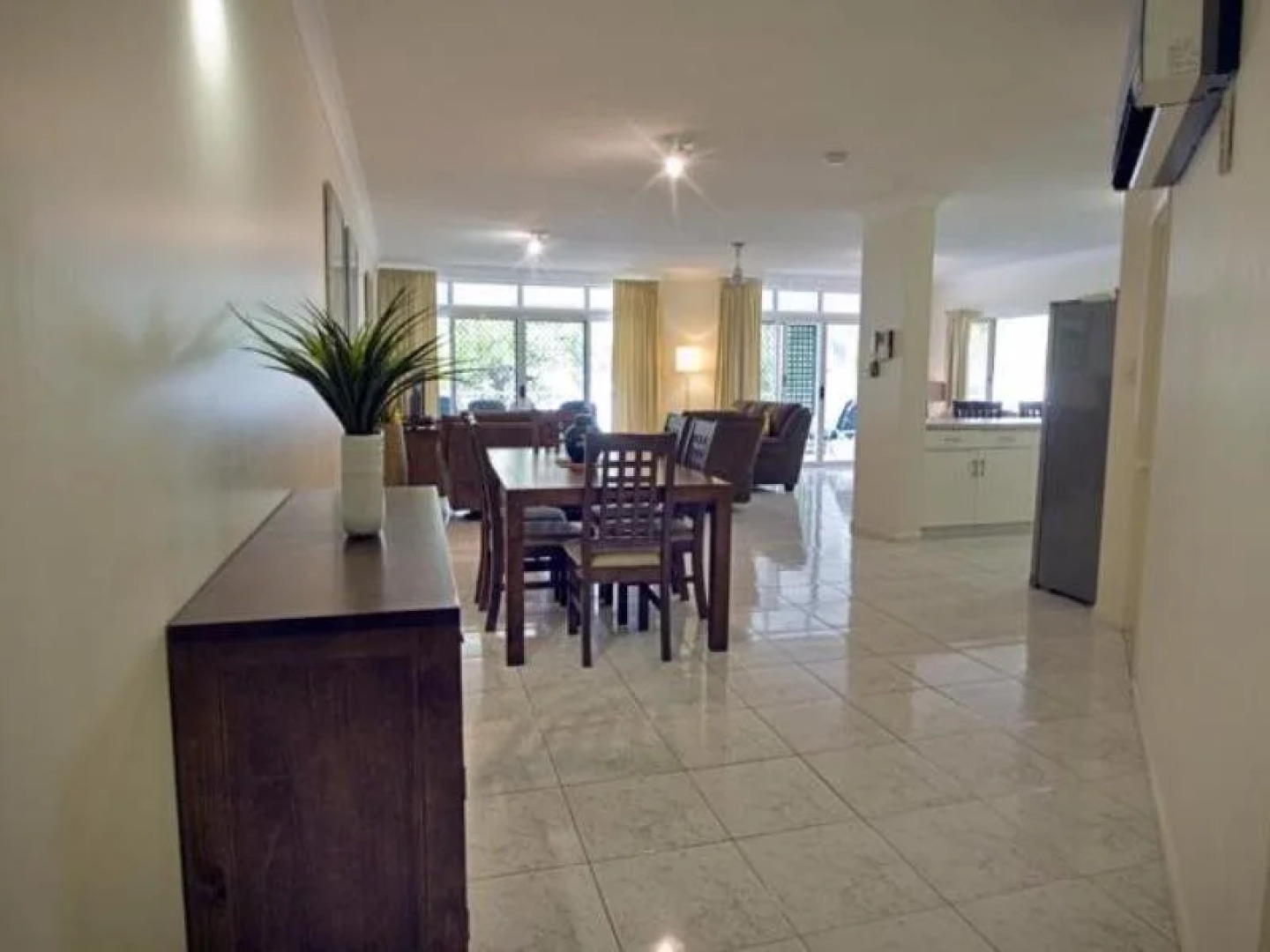 Costa Royale Trinity Beach