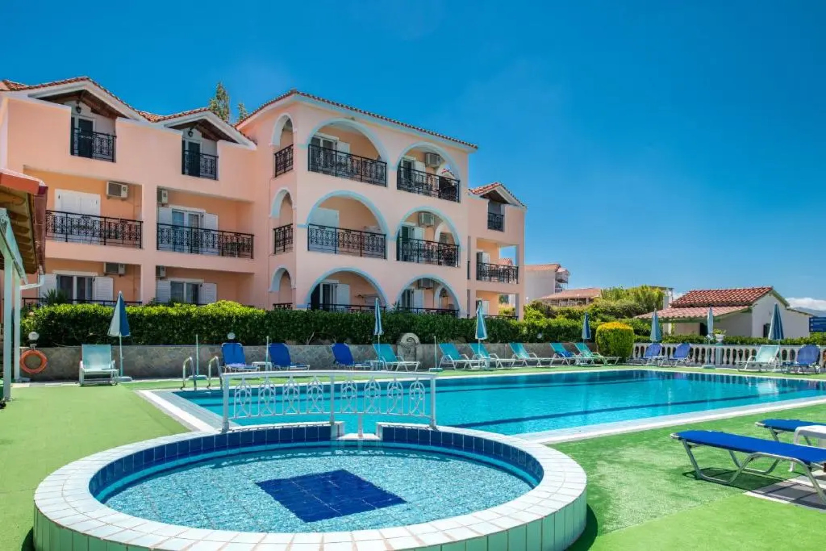 Achillion Apartments & Studios