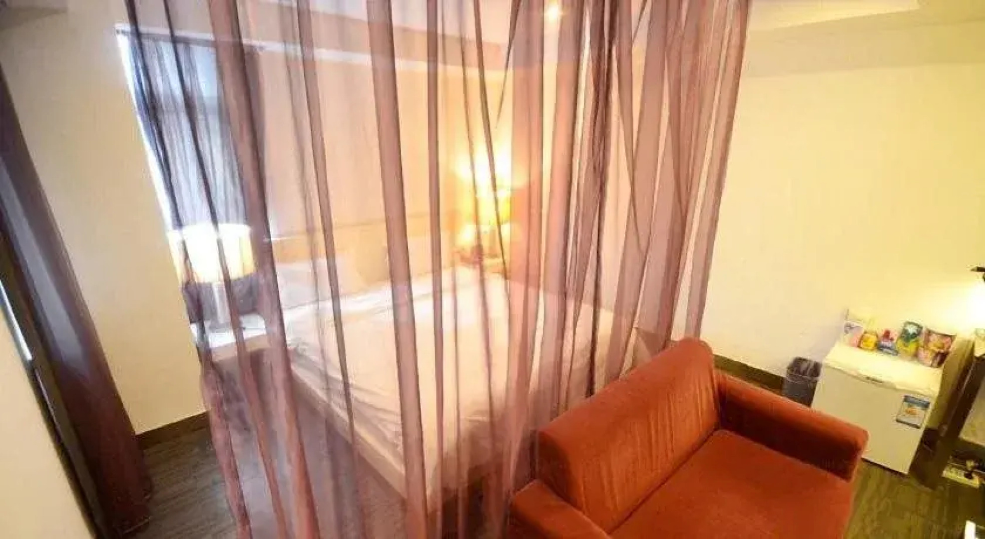 德莫风尚酒店(武汉大学店)