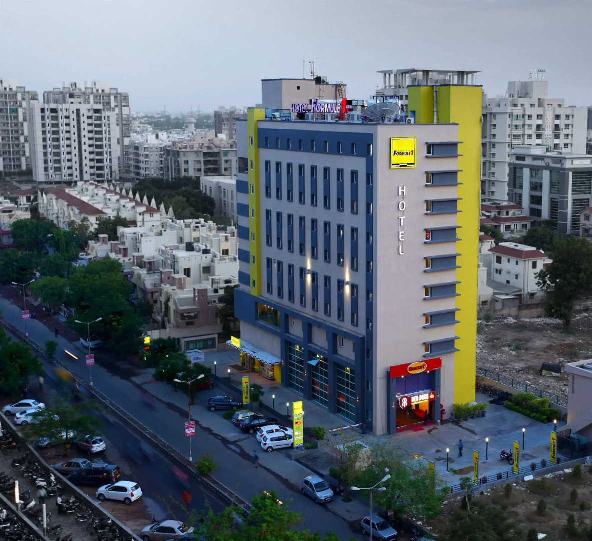 Holiday Inn Express Ahmdabad Prahlad Nagar by IHG