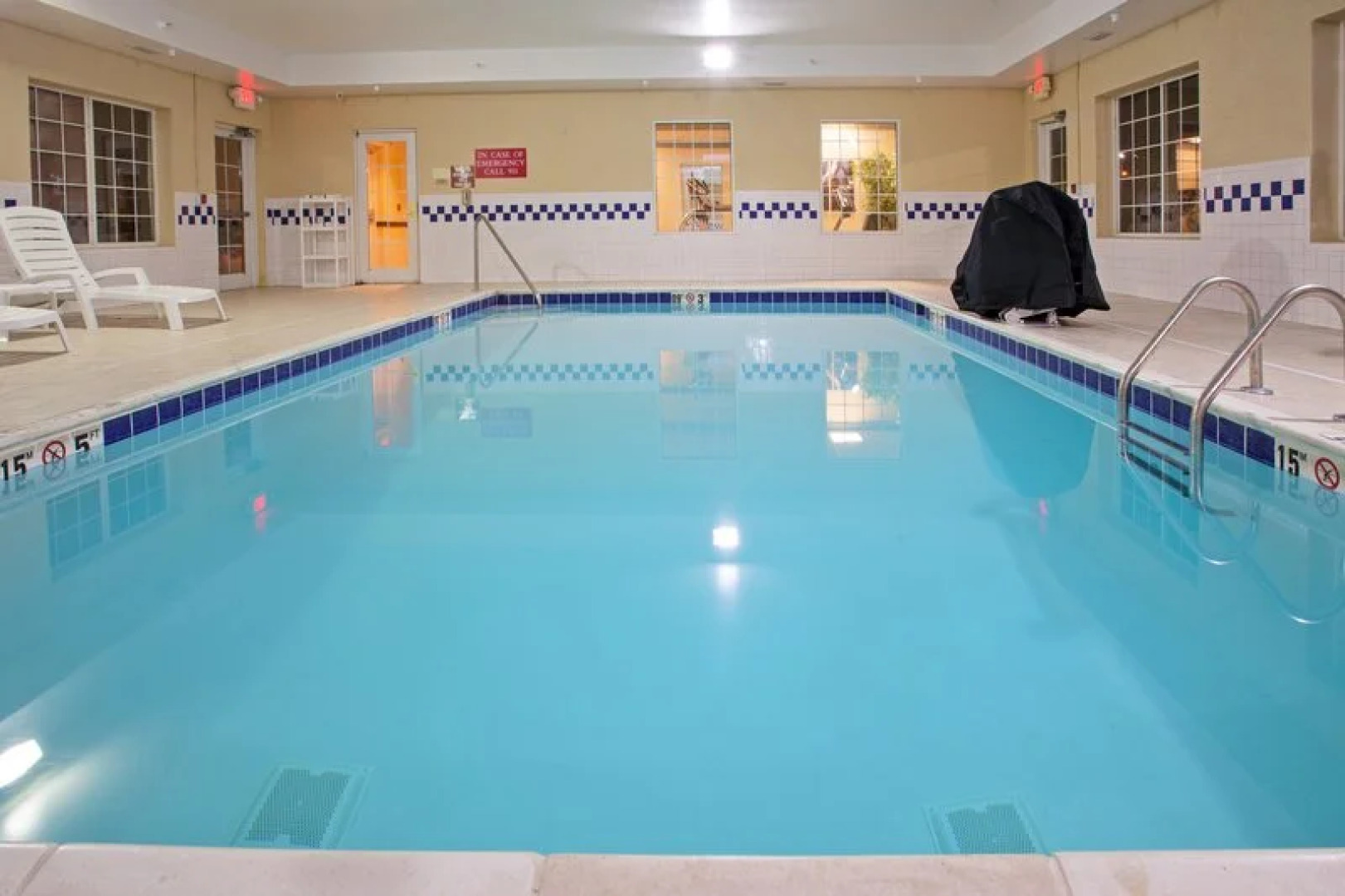 Red Roof Inn & Suites Berea