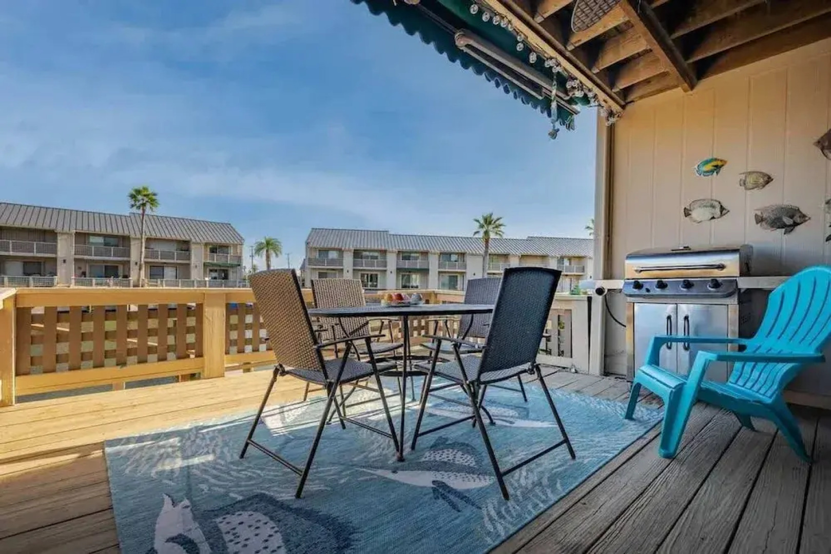 Seaside Cottage With Water Views!